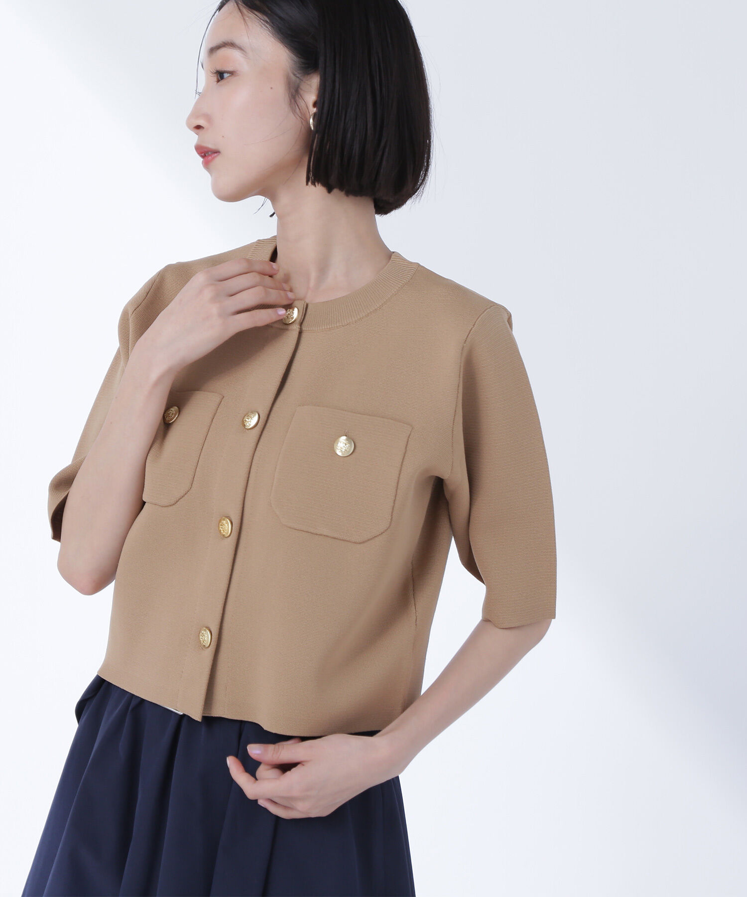  「エンブレムボタンニットジャケット半袖」|ニット・セーター|