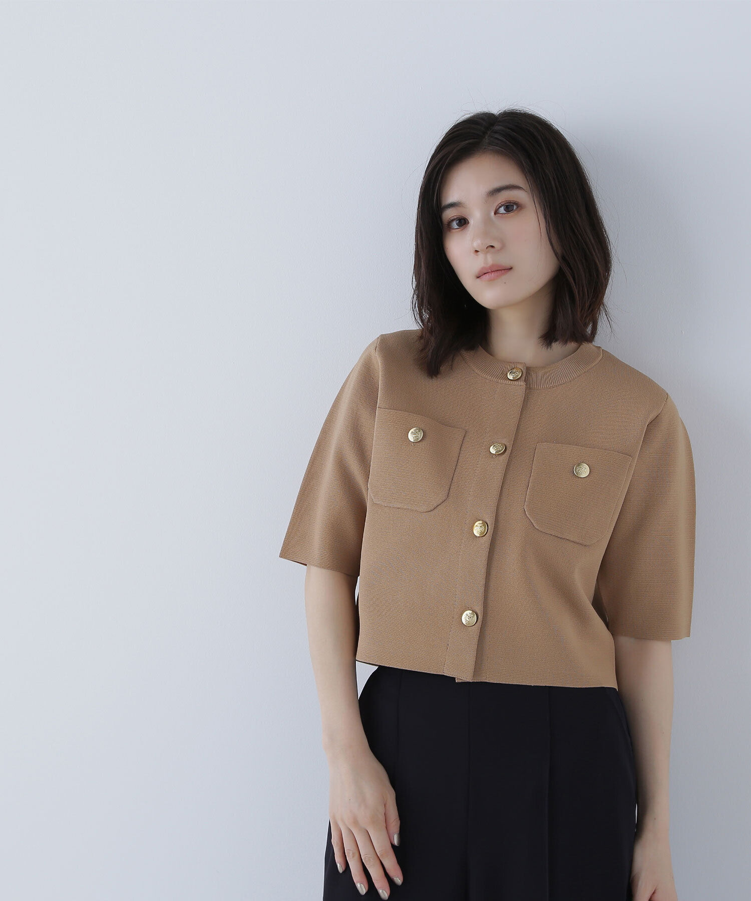  「エンブレムボタンニットジャケット半袖」|ニット・セーター|