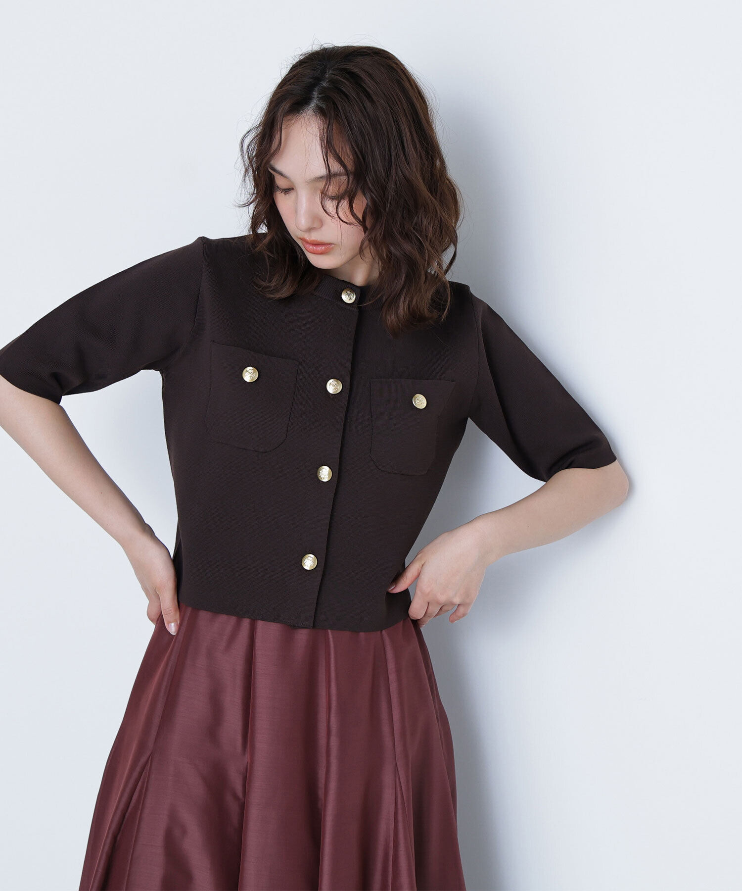  「エンブレムボタンニットジャケット半袖」|ニット・セーター|