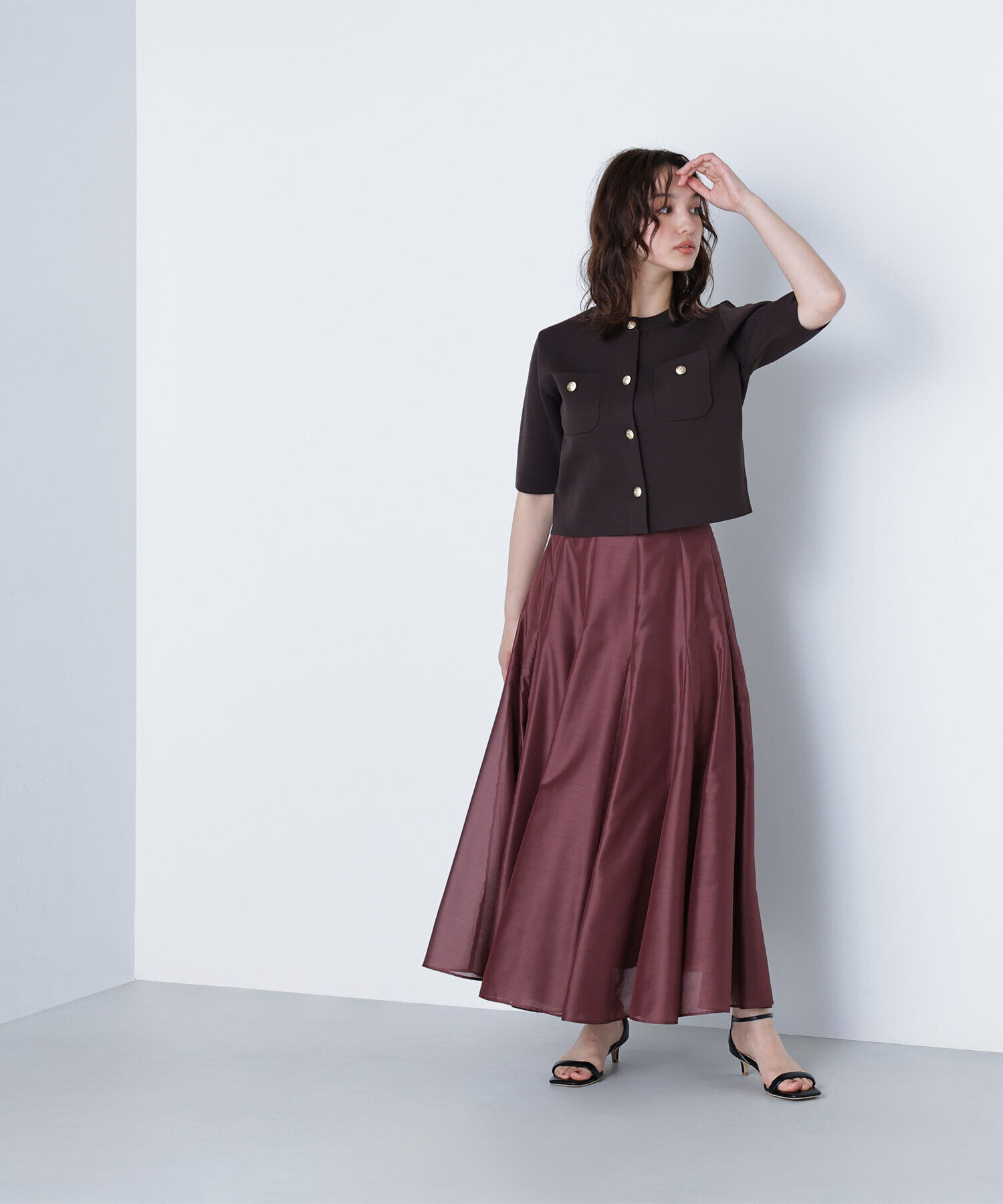  「エンブレムボタンニットジャケット半袖」|ニット・セーター|