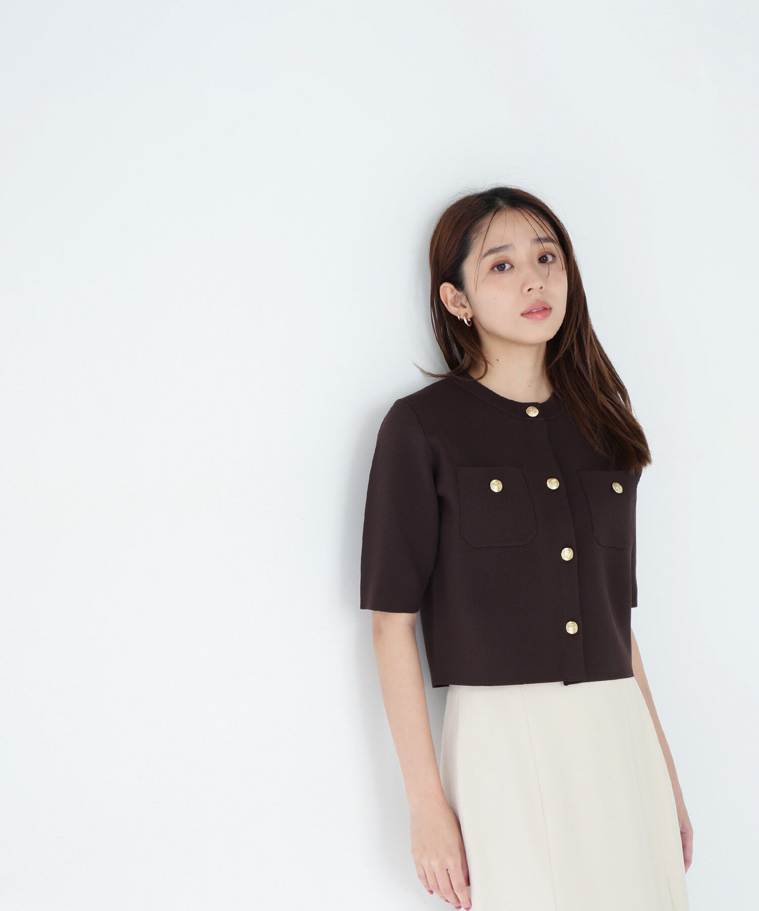  「エンブレムボタンニットジャケット半袖」|ニット・セーター|