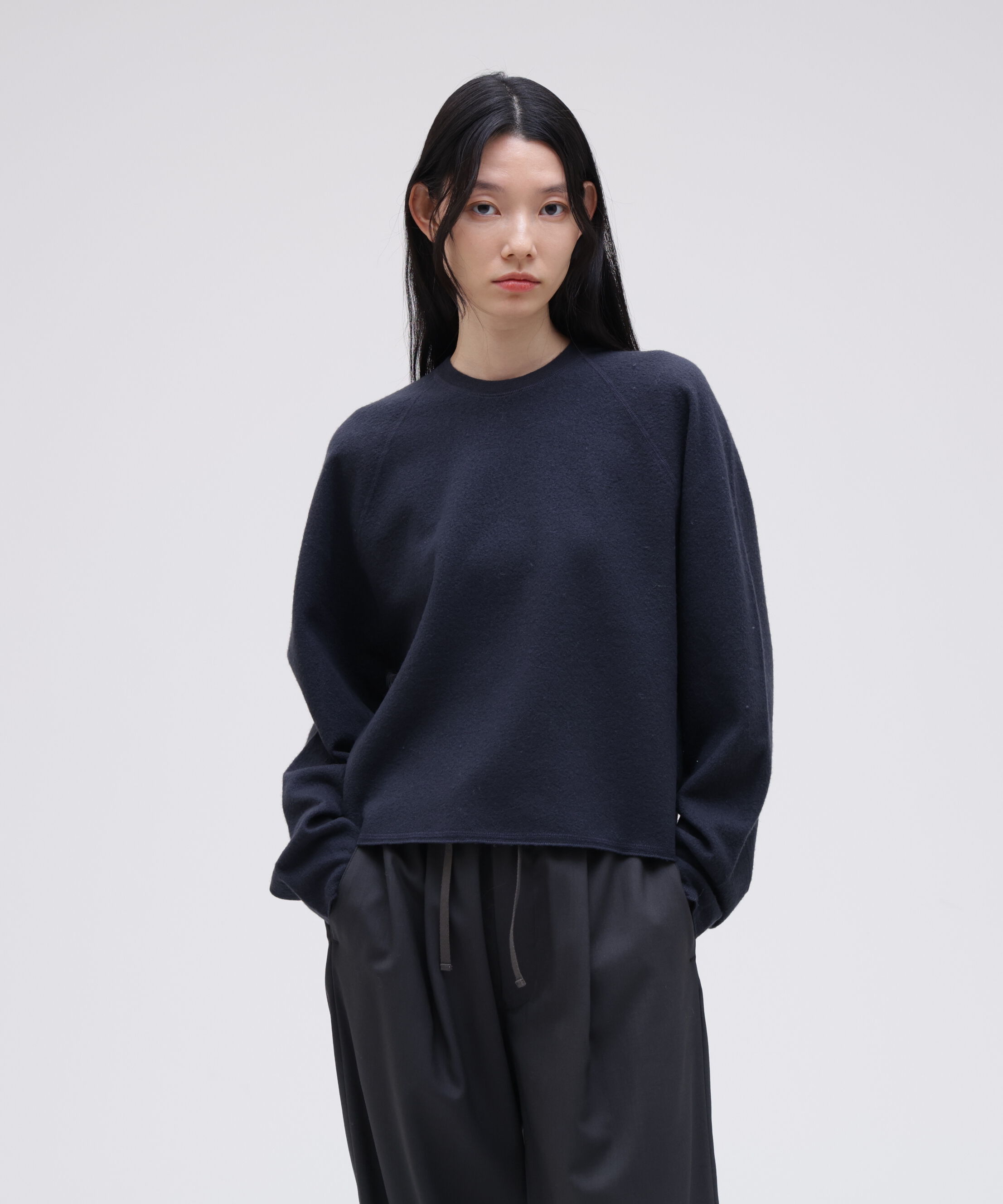 YLEVE 「YLEVE / ULTRAFINE MERINO MILLED WOOL KNIT PULL OVER」|ニット・セーター|ネイビー