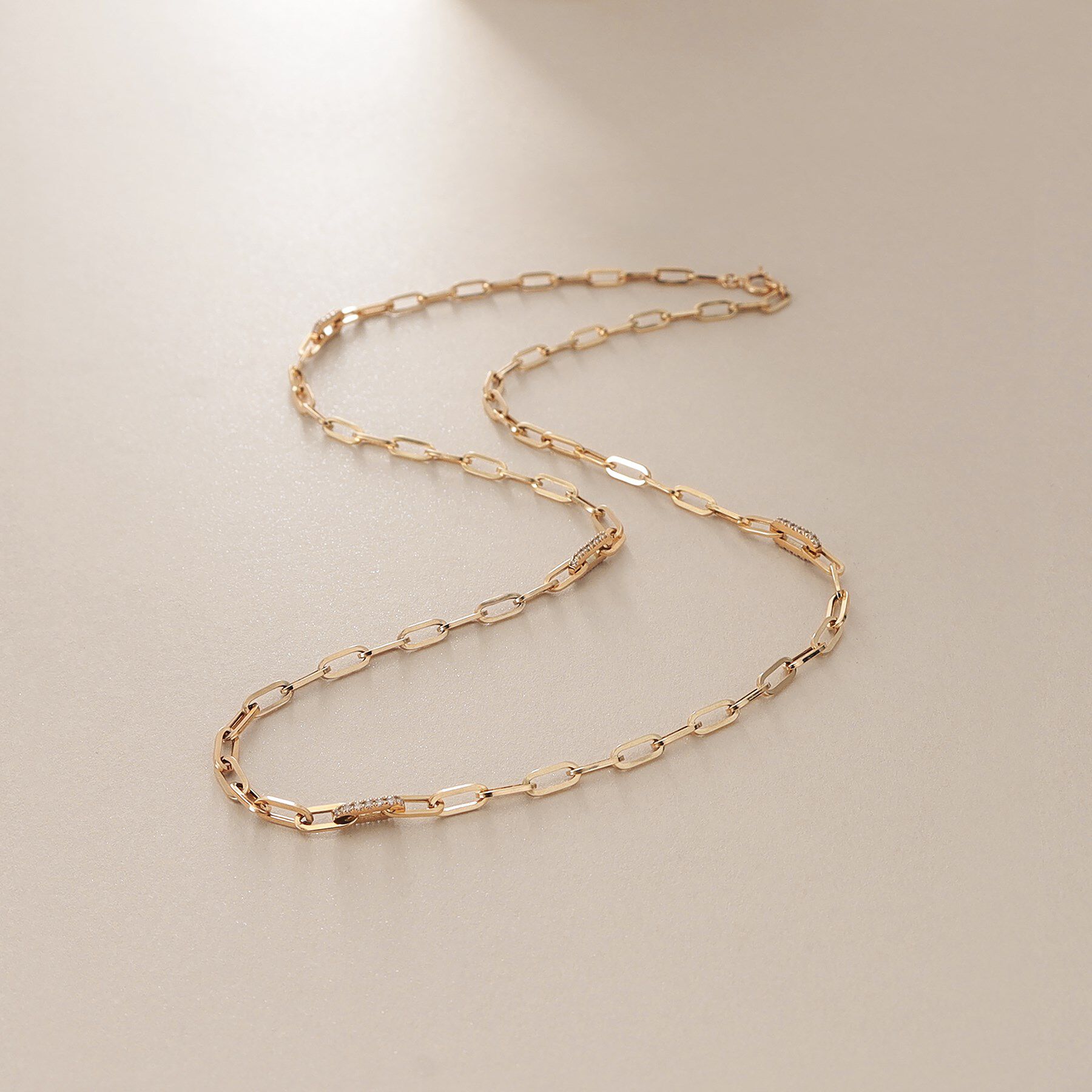 COCOSHNIK「K10ダイヤモンド 中空プリムダイヤステーション ネックレス」|ネックレス|