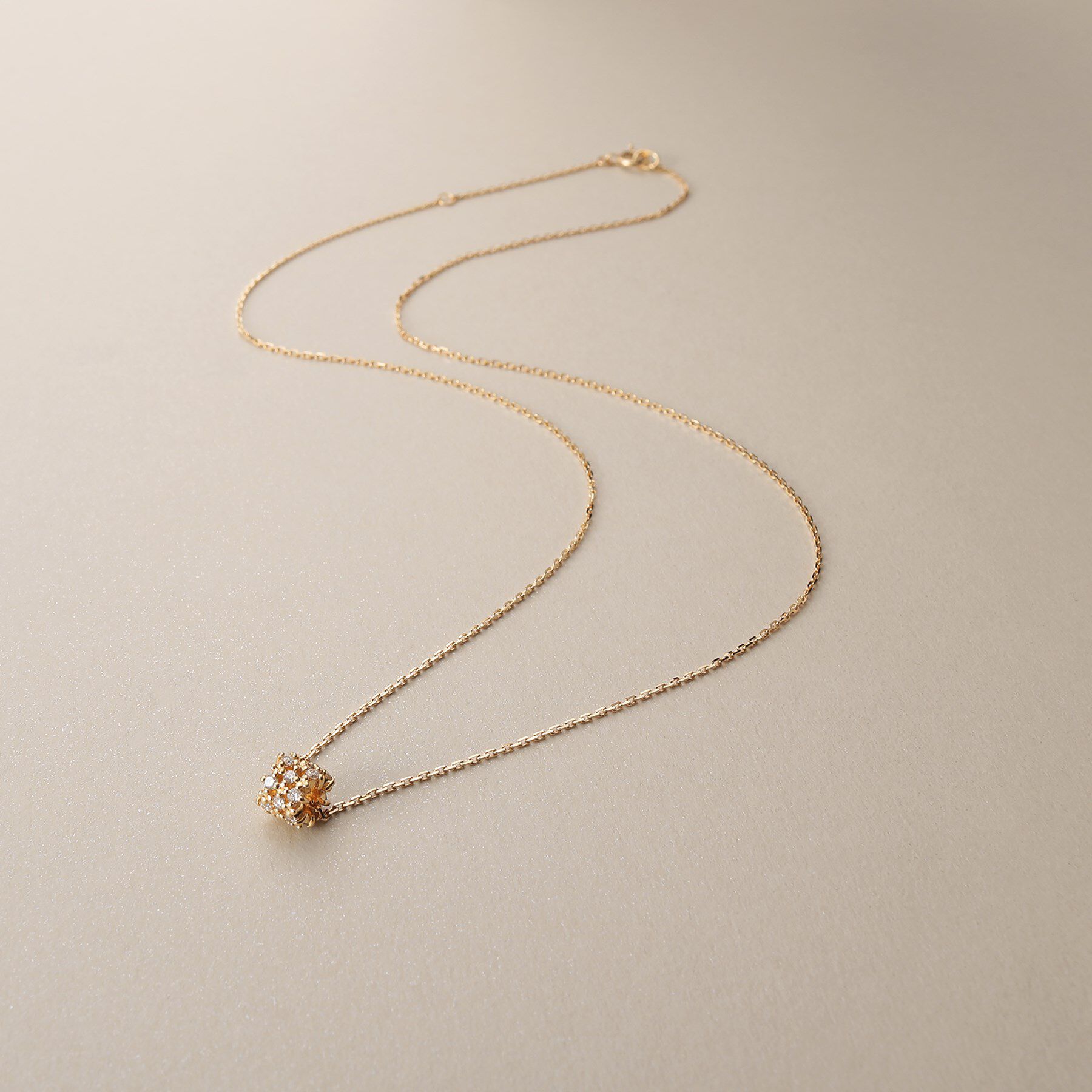 COCOSHNIK「K18ダイヤモンド レースビーズ ネックレス」|ネックレス|