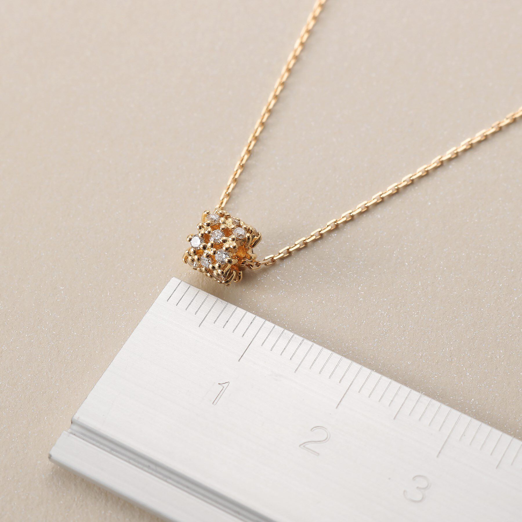 COCOSHNIK「K18ダイヤモンド レースビーズ ネックレス」|ネックレス|