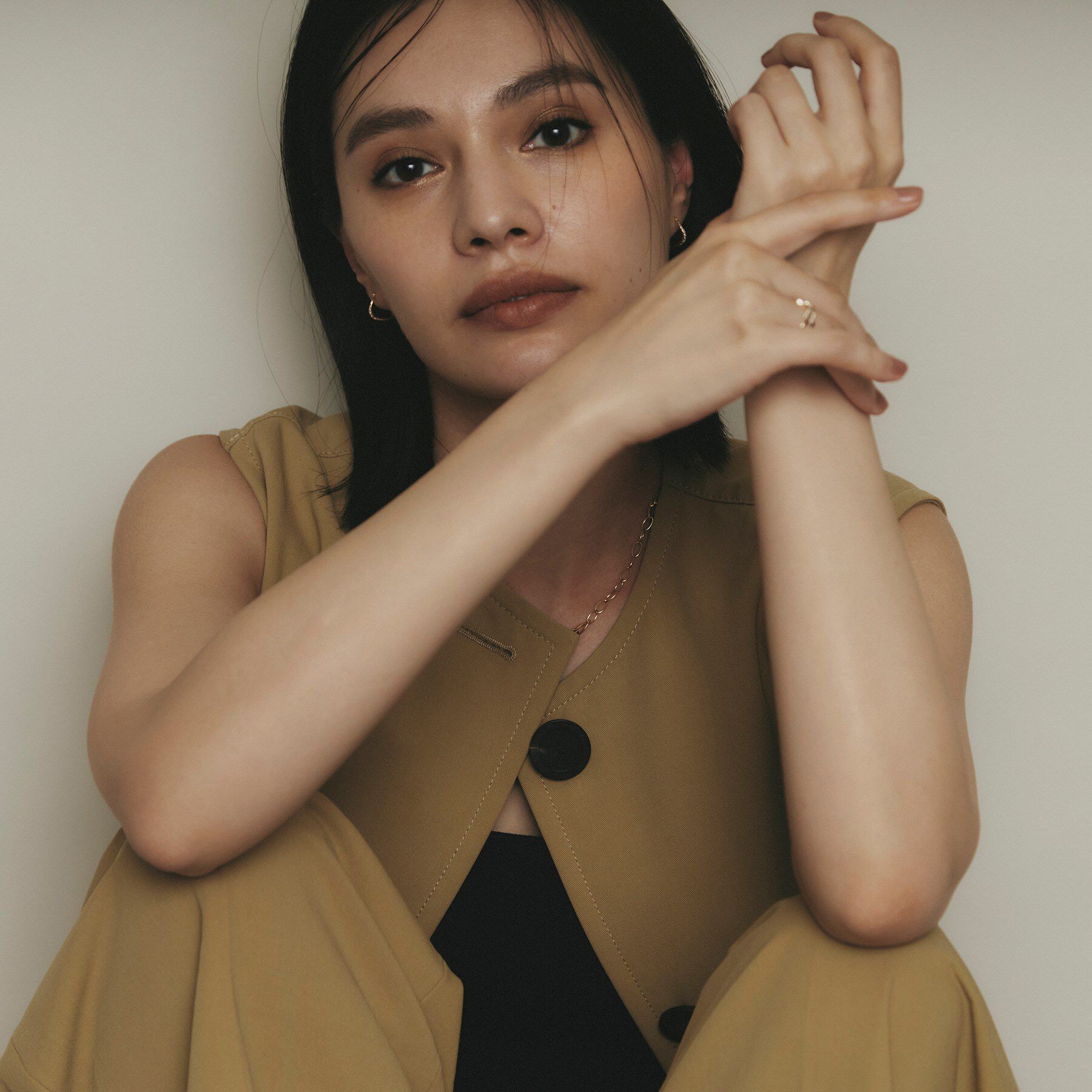 COCOSHNIK「K10ダイヤモンド グラデカーブ フープピアス」|ピアス|