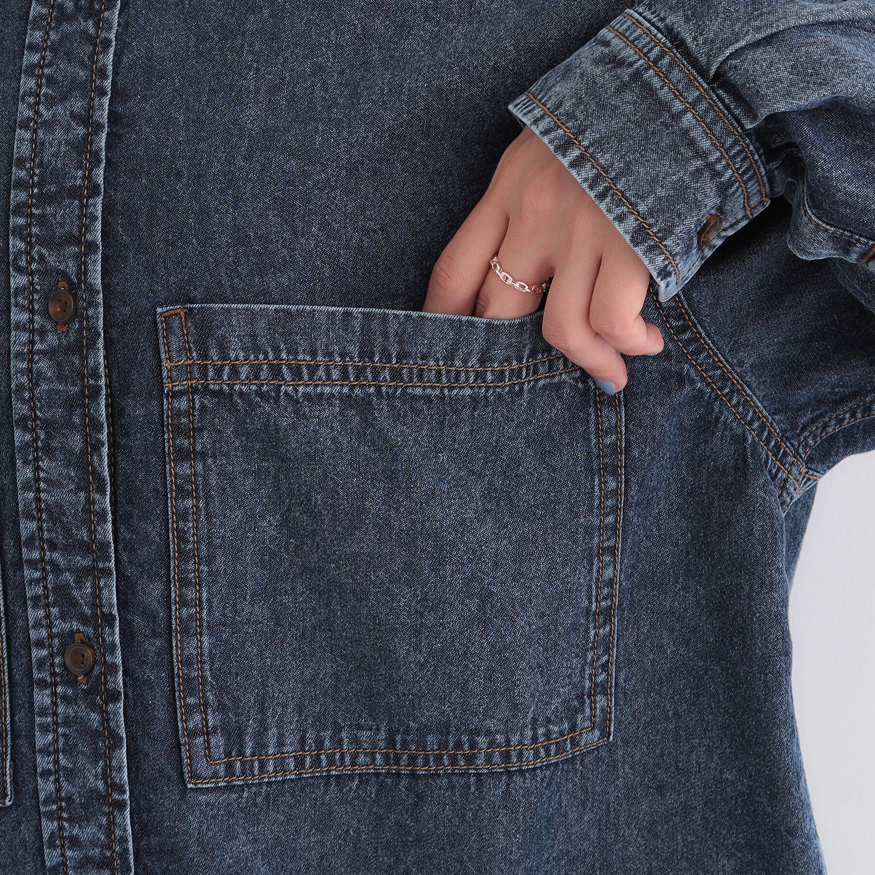 SHOO･LA･RUE「【洗濯機可/ライトオンスデニム】こなれ感をプラスする BIGポケットデニムシャツ」|シャツ・ブラウス|