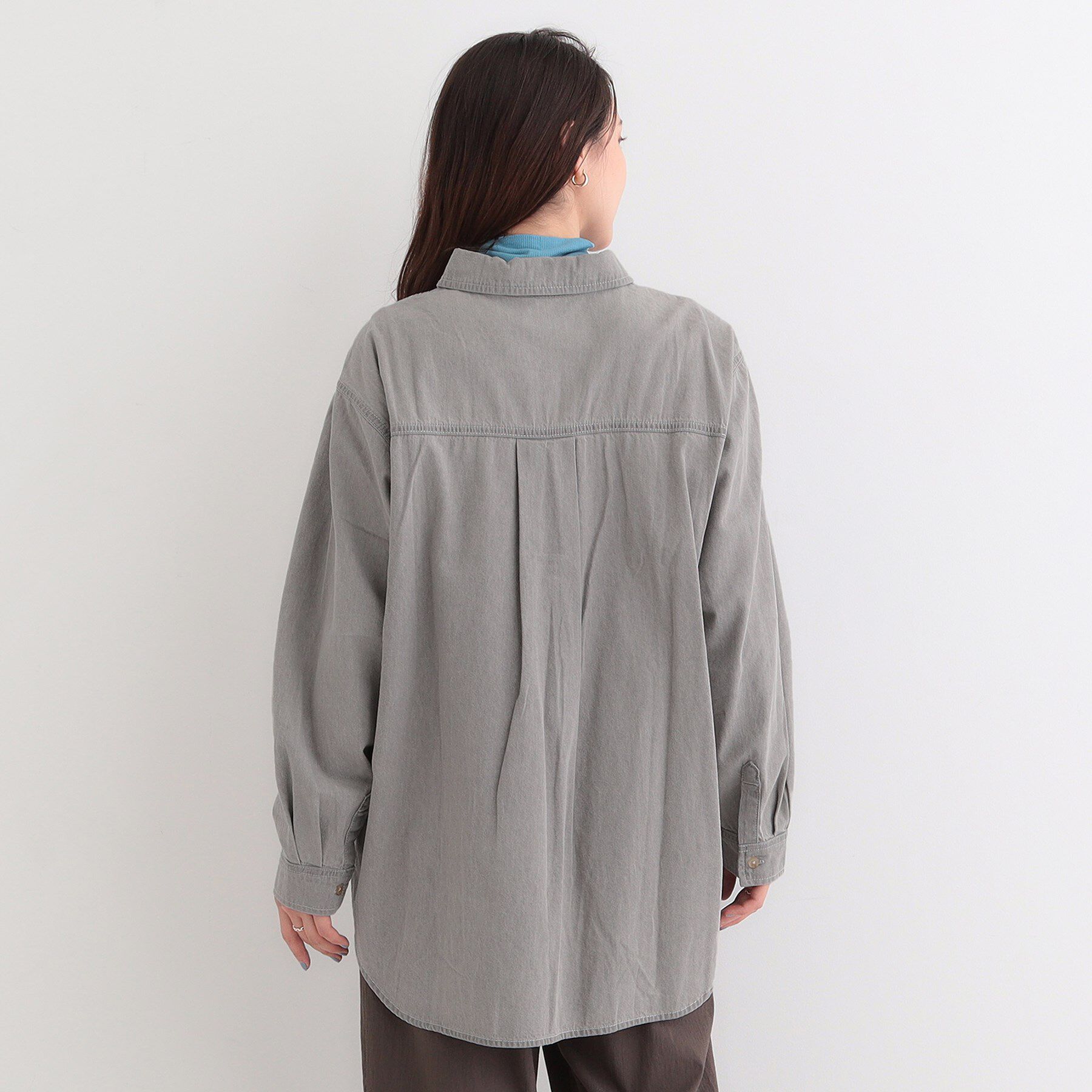 SHOO･LA･RUE「【洗濯機可/ライトオンスデニム】こなれ感をプラスする BIGポケットデニムシャツ」|シャツ・ブラウス|