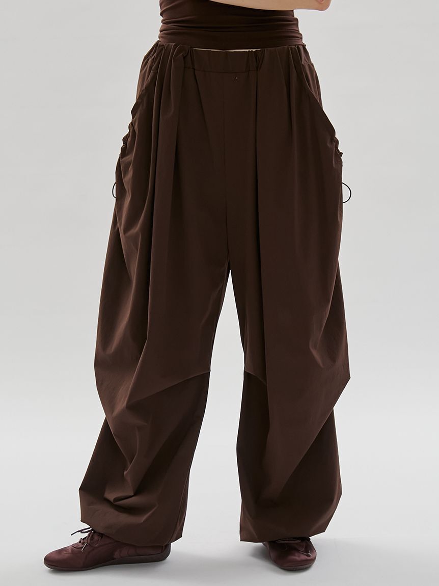 emmi atelier「eco ボリュームパラシュートパンツ/撥水/UVカット/接触冷感」|チノ|BRW