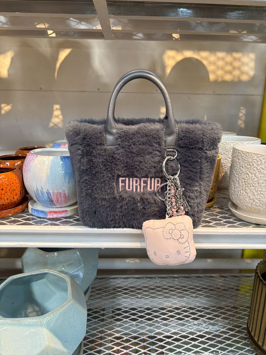 FURFUR「HELLO KITTYクリスタルチャーム」|キーケース|