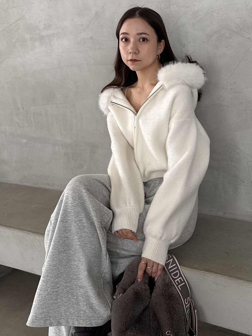 SNIDEL「Sustainableファー付きニットパーカー」|ニット・セーター|