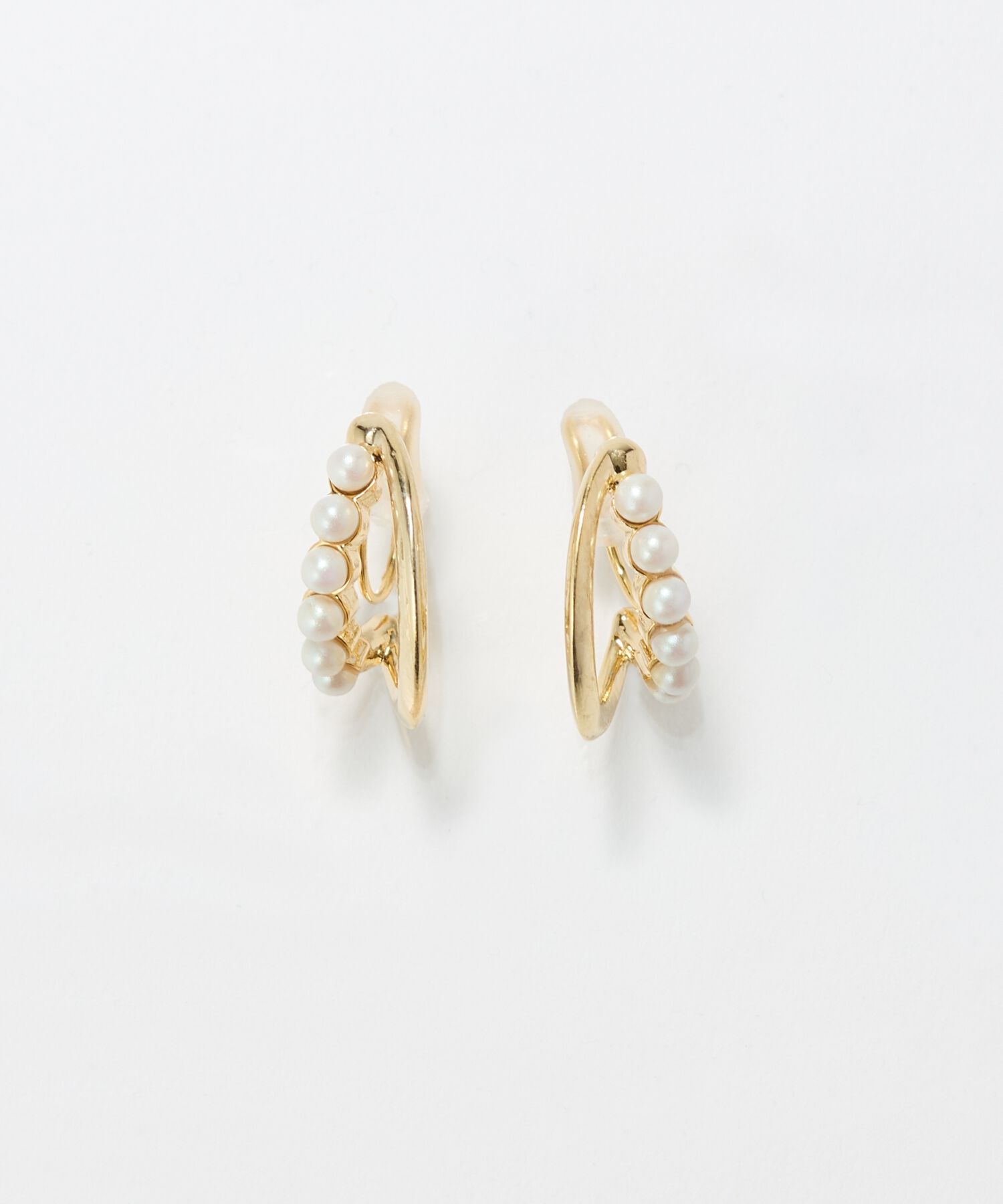 Phoebe「【痛くないシリーズ/アレルギー対応】プチパールダブルフープライトフィットイヤリング　ゴールド」|イヤリング|