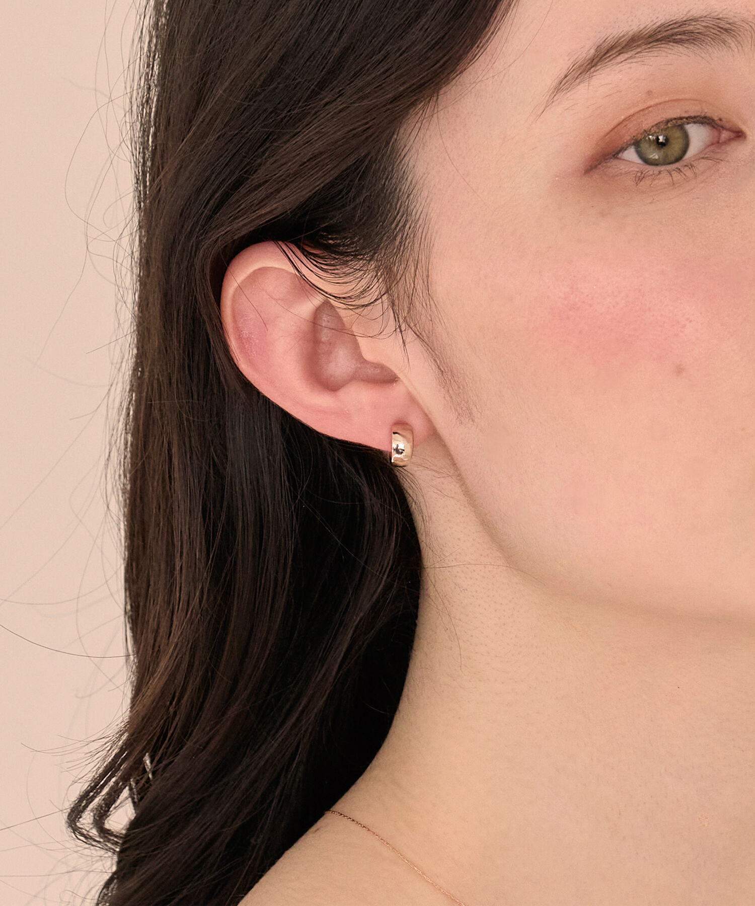 Phoebe「【金属アレルギー対応】ストレートラインセラミックポストピアス」|ピアス|