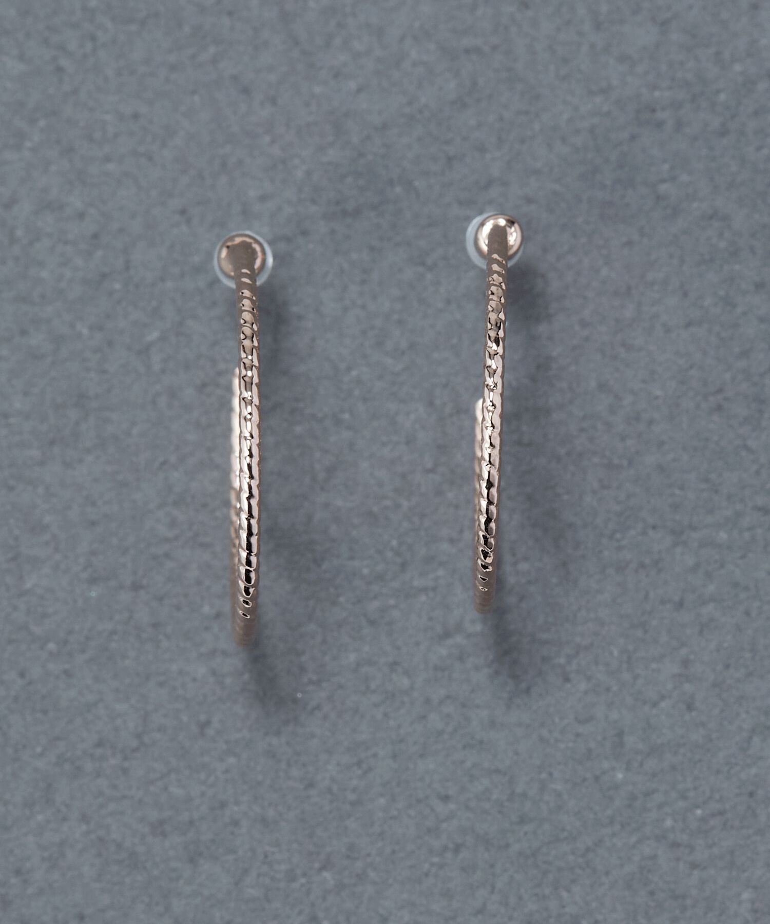 Phoebe「【金属アレルギー対応】ファインスレッドフープセラミックポストピアス」|ピアス|