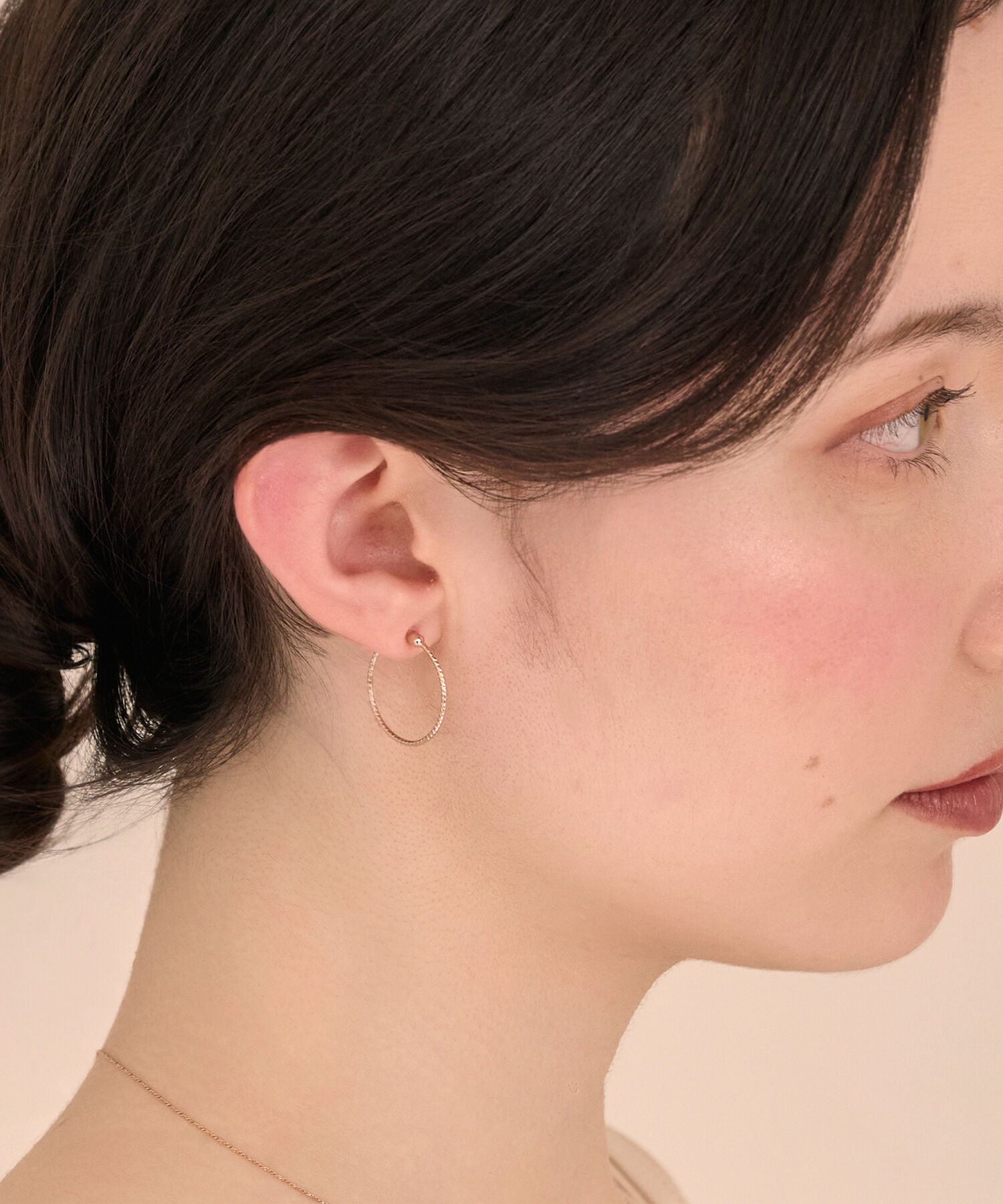 Phoebe「【金属アレルギー対応】ファインスレッドフープセラミックポストピアス」|ピアス|