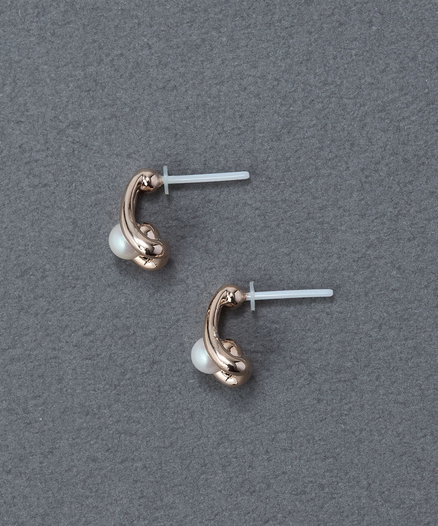 Phoebe「【金属アレルギー対応】ドロップパールセラミックポストピアス」|ピアス|