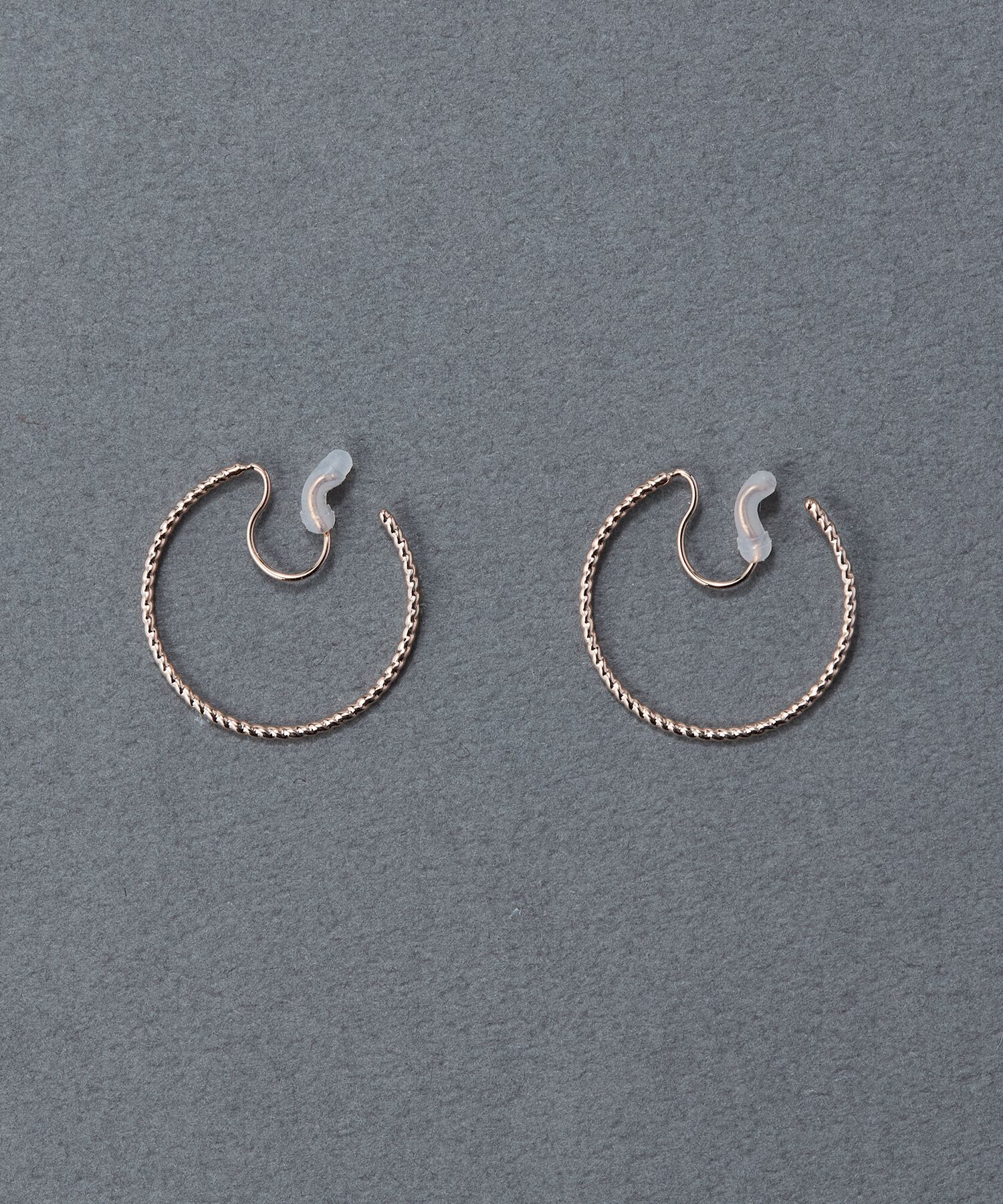 Phoebe「【痛くないシリーズ/金属アレルギー対応】ファインスレッドフープライトフィットイヤリング」|イヤリング|