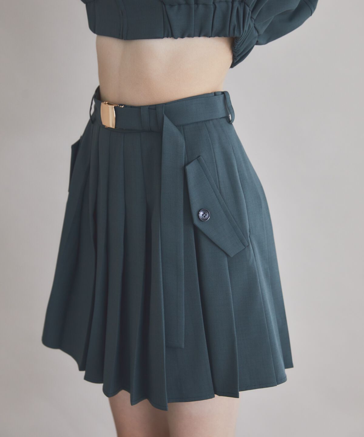 REDYAZEL「ベルト付きプリーツショートスカート」|フレア|