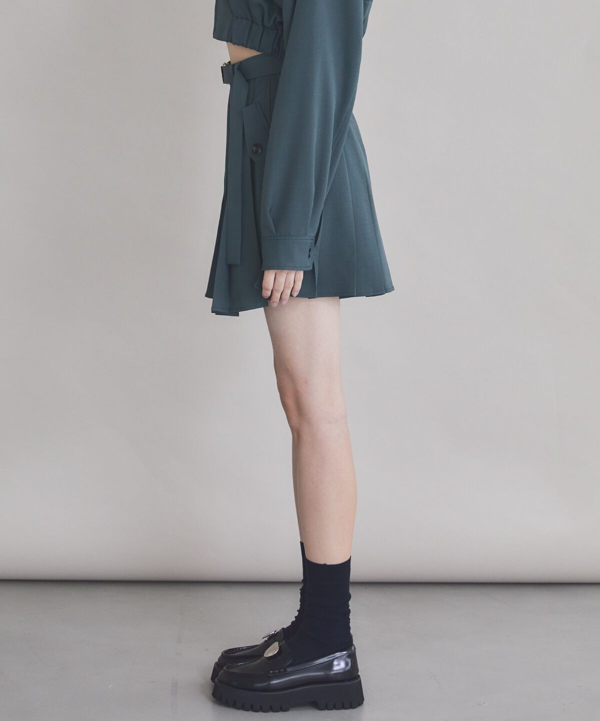 REDYAZEL「ベルト付きプリーツショートスカート」|フレア|