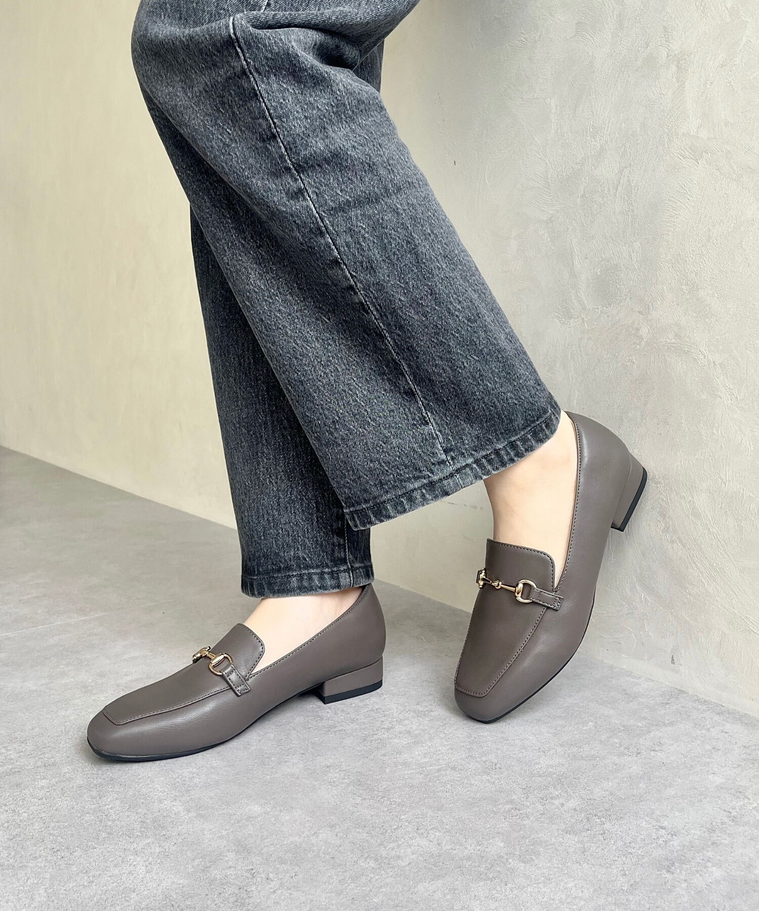 ORiental TRaffic「【跳べるパンプス/シリーズ累計１５０万足突破】スクエアトゥビットモチーフ  ローファー /R-3210」|パンプス|