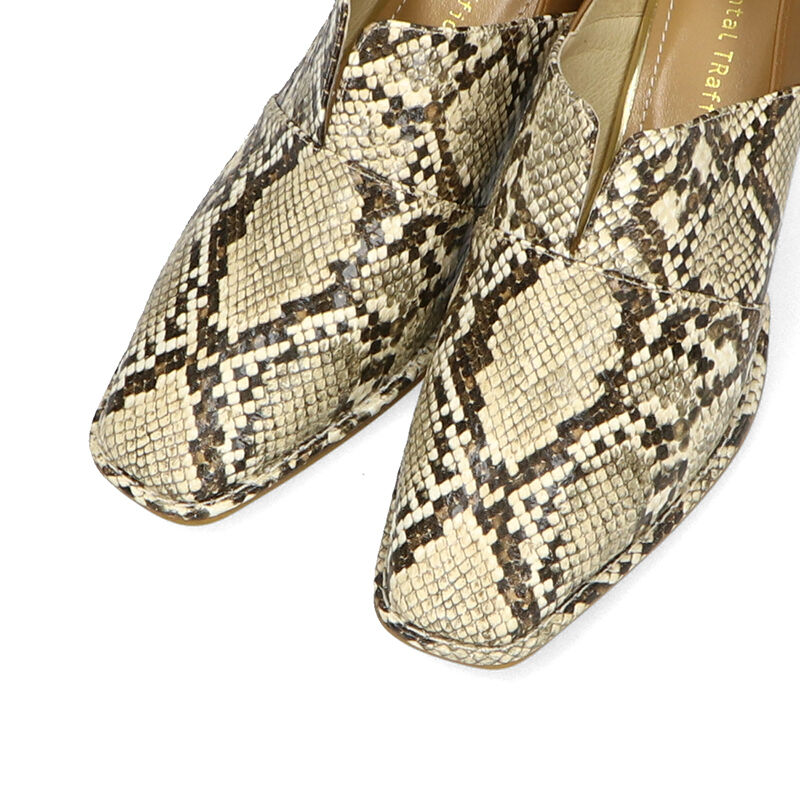 ORiental TRaffic「【トレンド】ウッドヒール甲深パンプス/31311 パンプス 人気 カジュアル ヒール5.5cm シンプル」|パンプス|