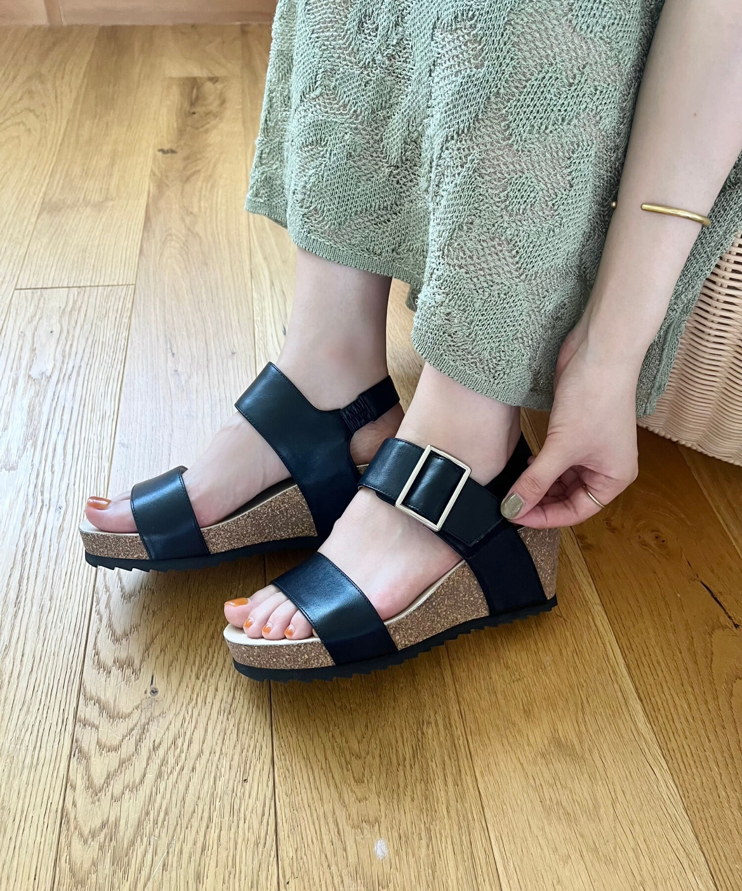 WA Oriental TRaffic「【アウトレット価格】バックルストラップサンダル/42206」|サンダル|BLACK