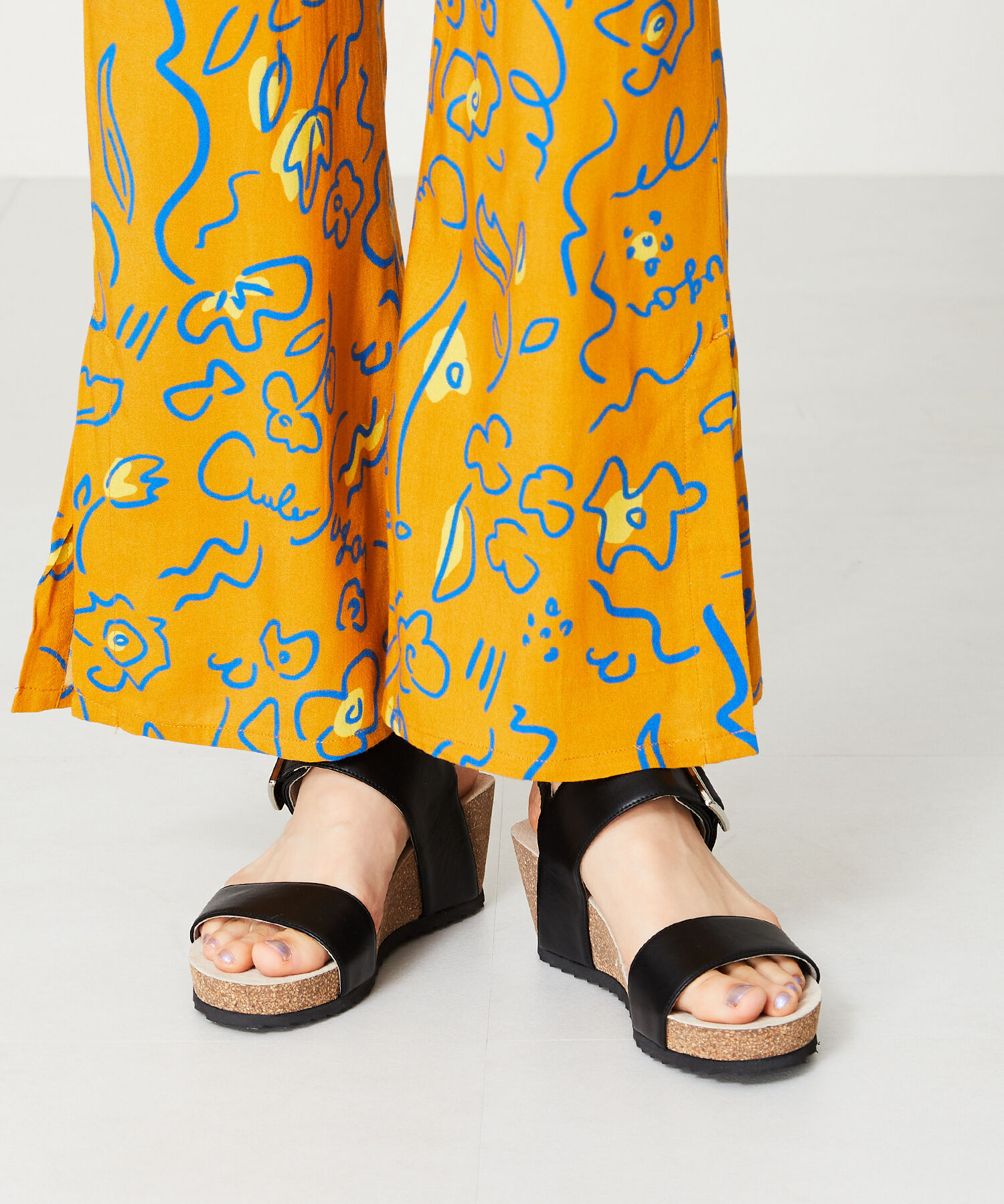 WA Oriental TRaffic「【アウトレット価格】バックルストラップサンダル/42206」|サンダル|