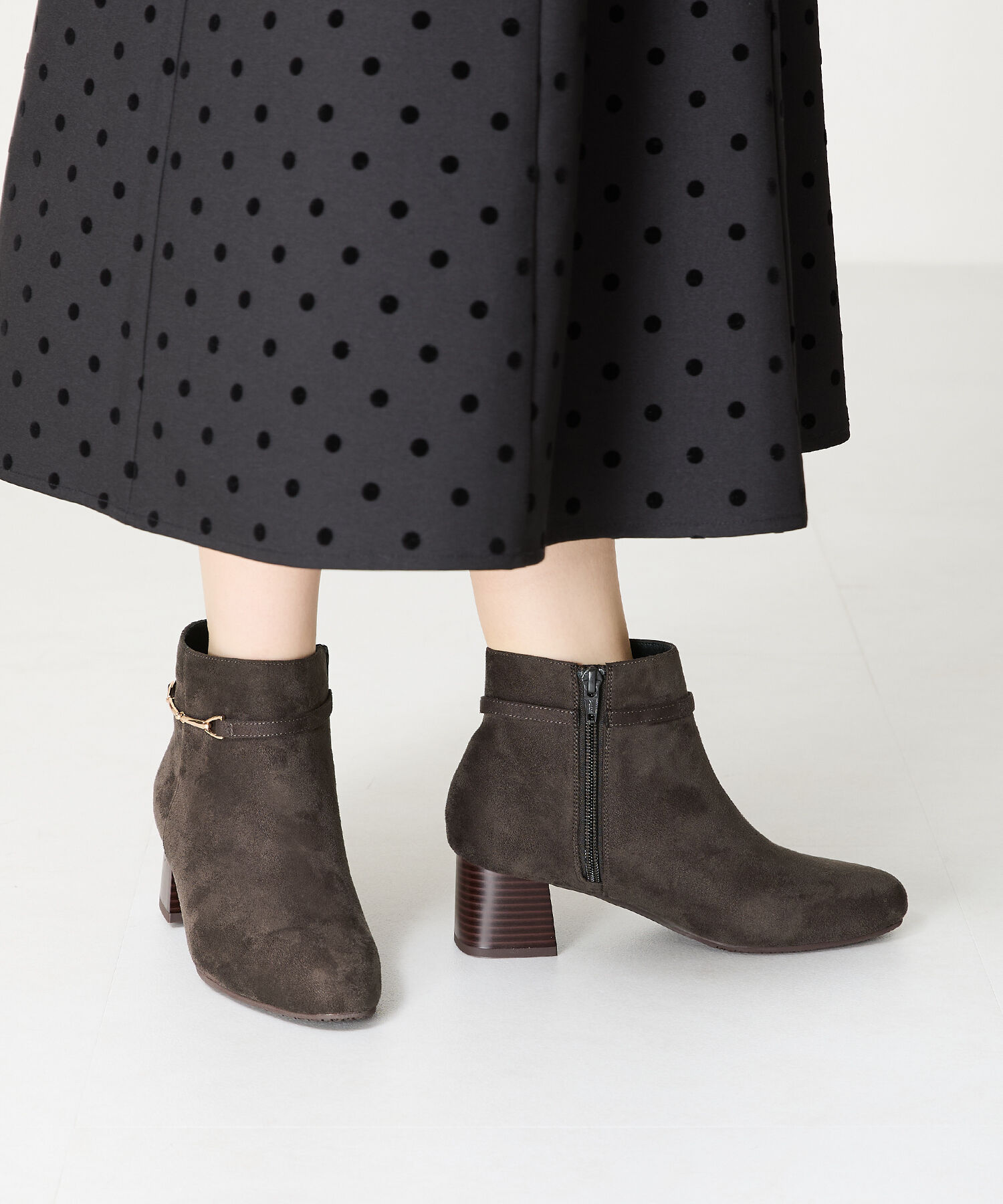 WA Oriental TRaffic「●2024秋冬新作●ビットモチーフミドルヒールブーツ/42406」|ショートブーツ|GREY