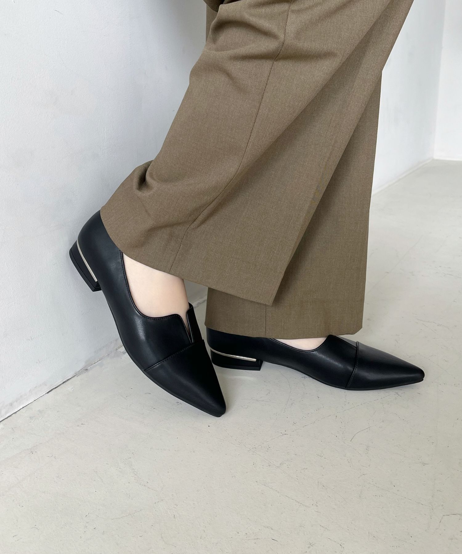 ORiental TRaffic「【WEB限定】メタリックライン フラット パンプス /45303 スリットパンプス 通勤靴」|パンプス|