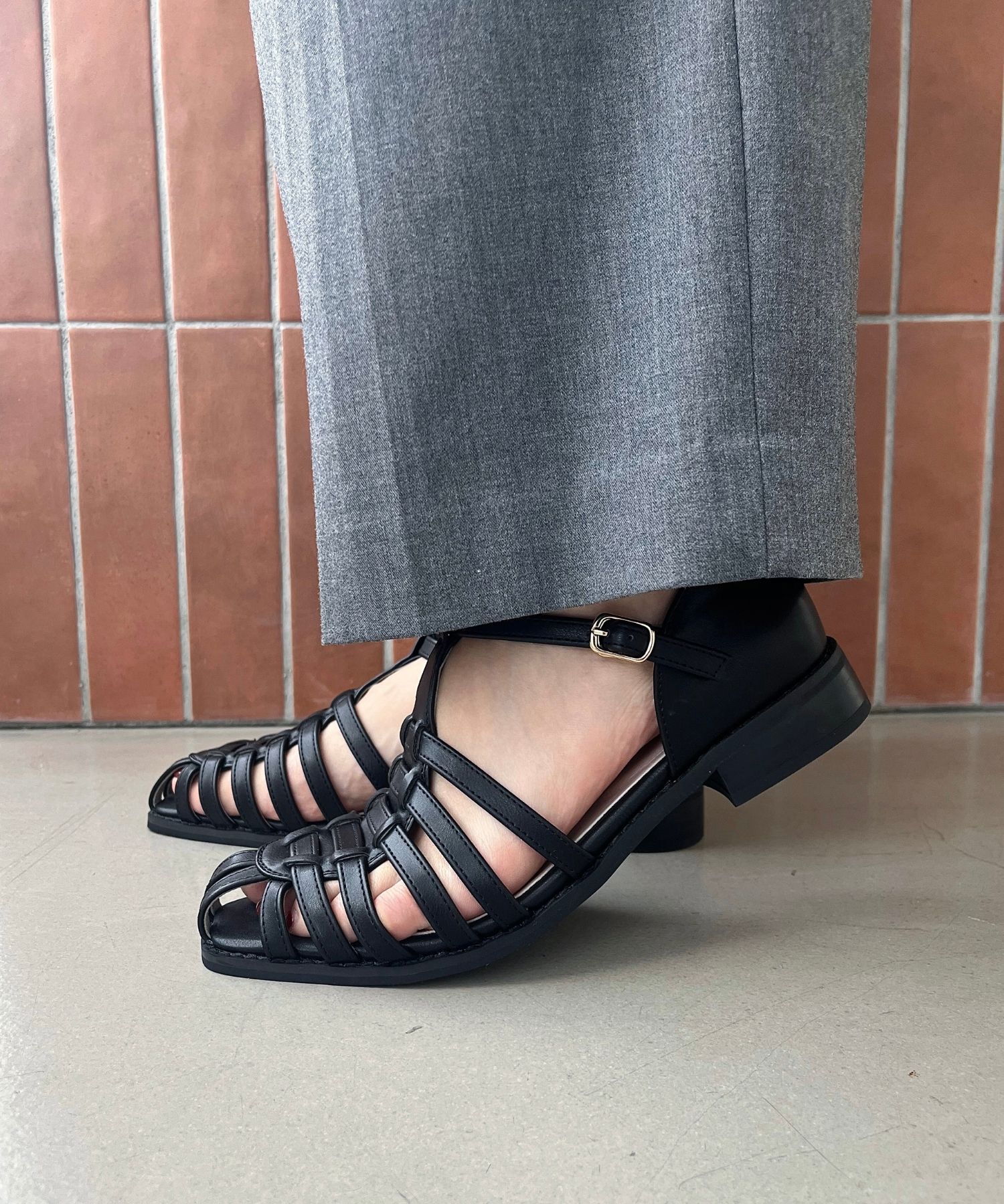 WA Oriental TRaffic「【トレンド】●2025春夏新作●ナローストラップグルカシューズ/52114 グルカサンダル フラット 人気」|サンダル|