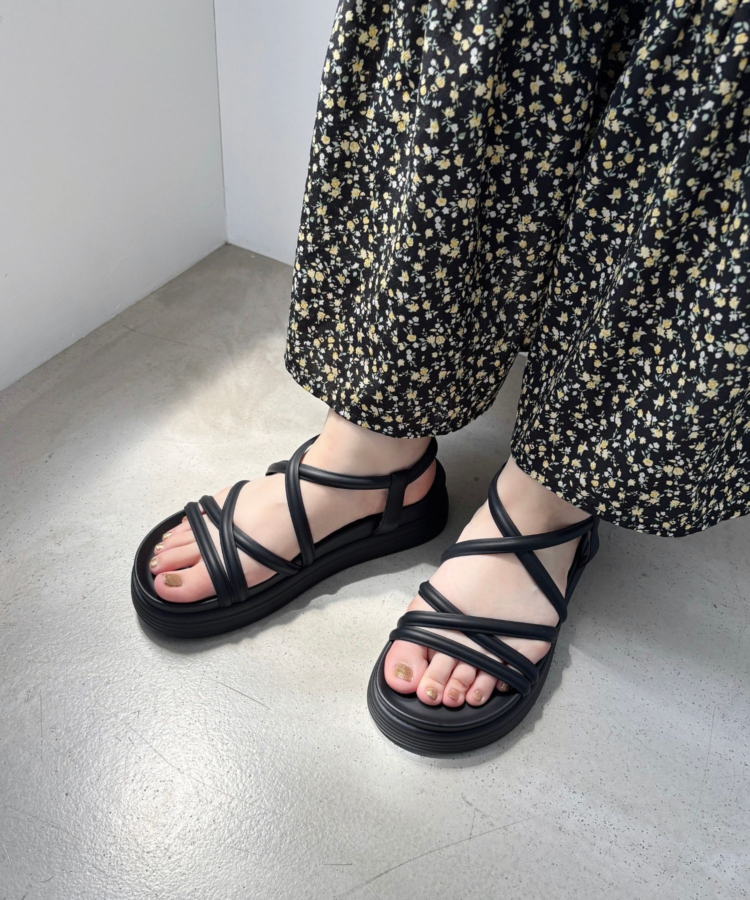 ORiental TRaffic「●2025春夏新作●クロスストラップ軽量ソールサンダル/51218 柔らかい フィット 人気 トレンド」|サンダル|