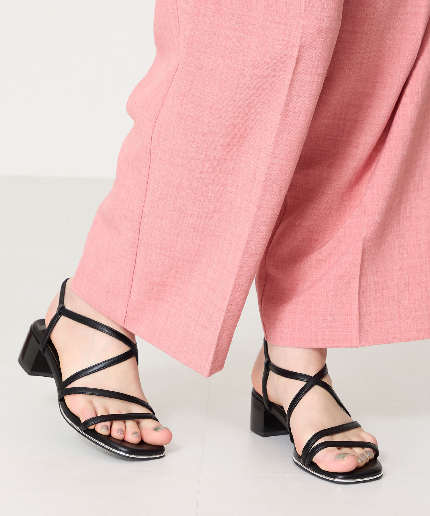 ORiental TRaffic「【WEB限定】●2025春夏新作●ナローストラップメタリックラインサンダル/55202 サンダル トレンド 人気」|サンダル|