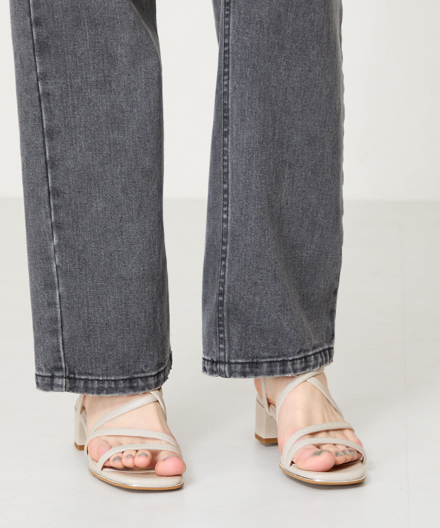 ORiental TRaffic「【WEB限定】●2025春夏新作●ナローストラップメタリックラインサンダル/55202 サンダル トレンド 人気」|サンダル|