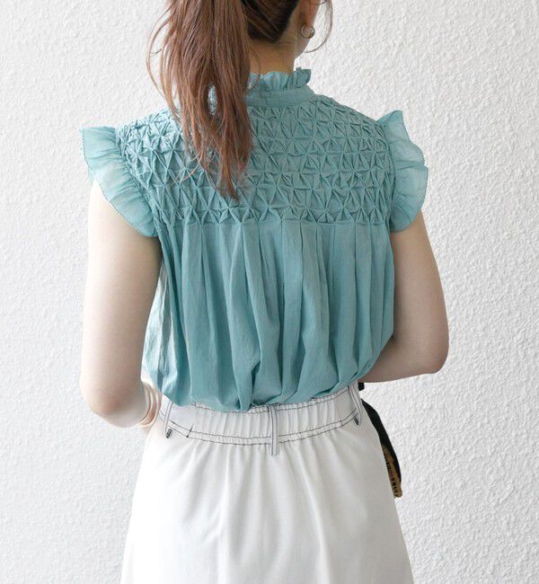 SHIPS any「SHIPS any:〈洗濯機可能〉ハンドスモッキング コットン フリル スタンドカラー ブラウス」|シャツ・ブラウス|