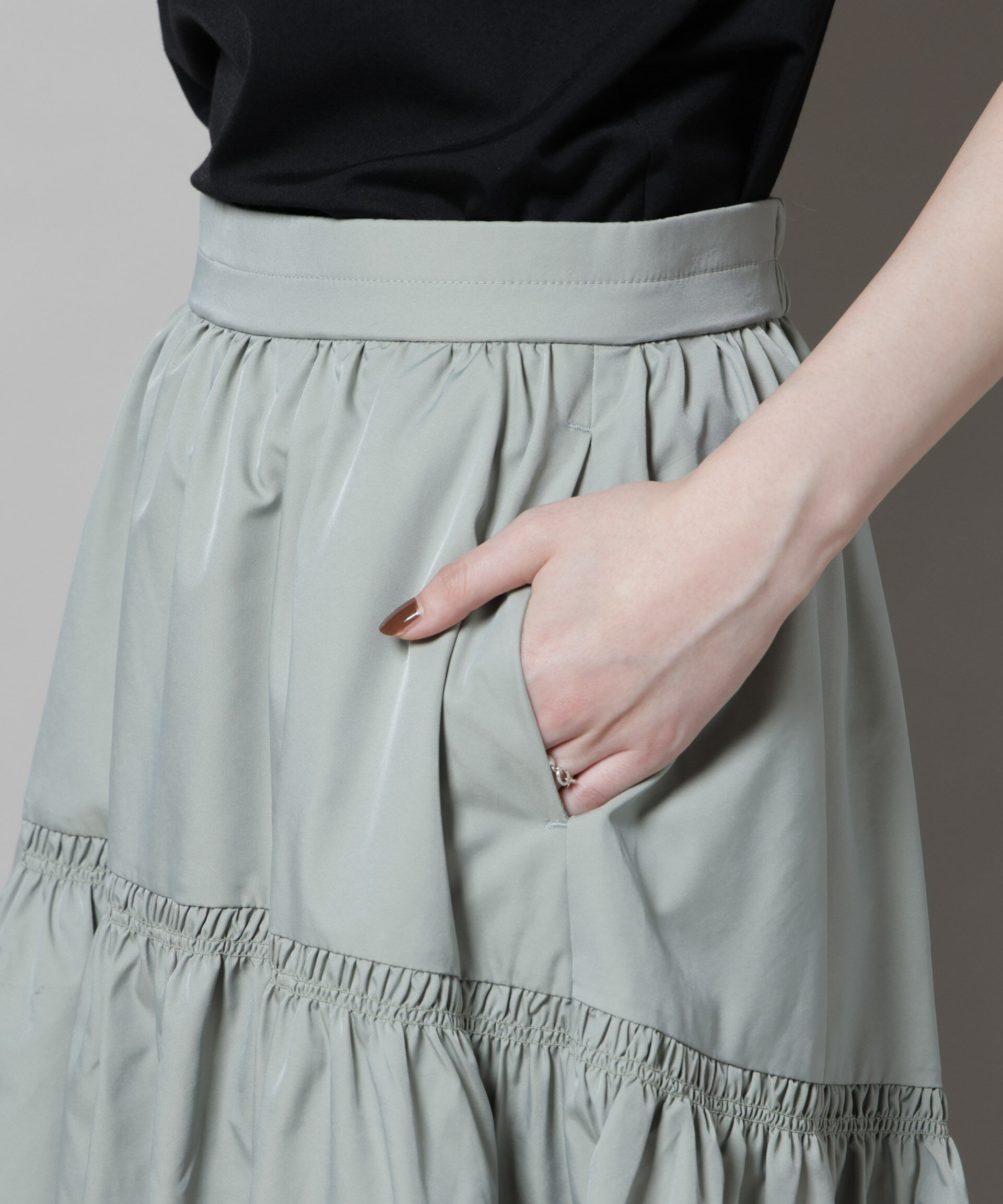 nano･universe「シャンブレータフタティアードギャザースカート」|スカート|