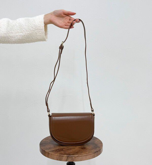 fredy emue「フラップラウンドポシェット」|ショルダー・メッセンジャー|