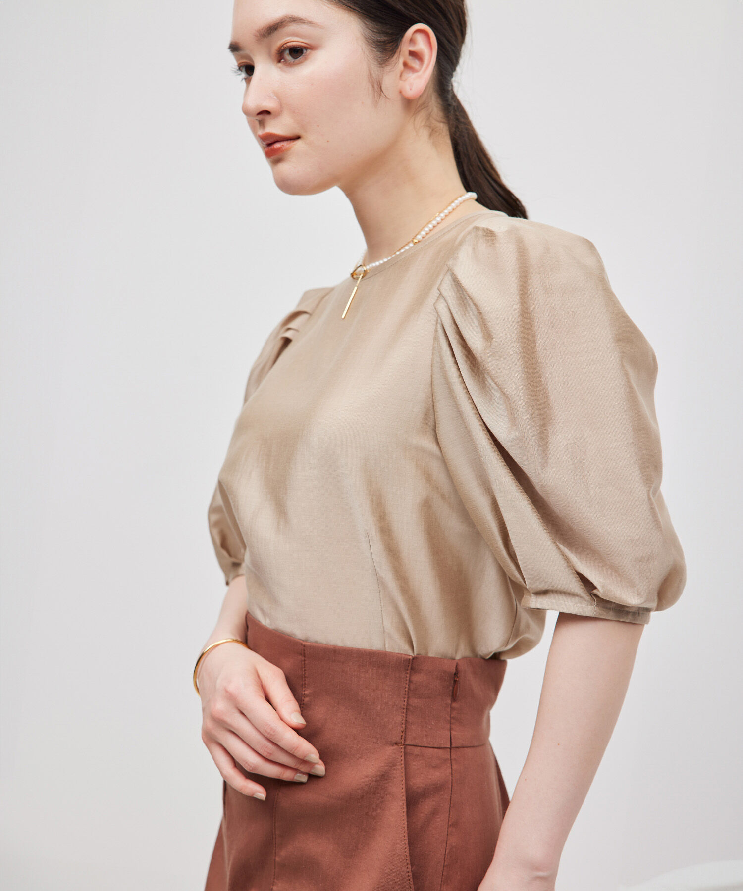 ROPE「【新色追加】【洗える】カールマイヤーパフスリーブブラウス【雑誌/メディア掲載】」|シャツ・ブラウス|ベージュ(27)