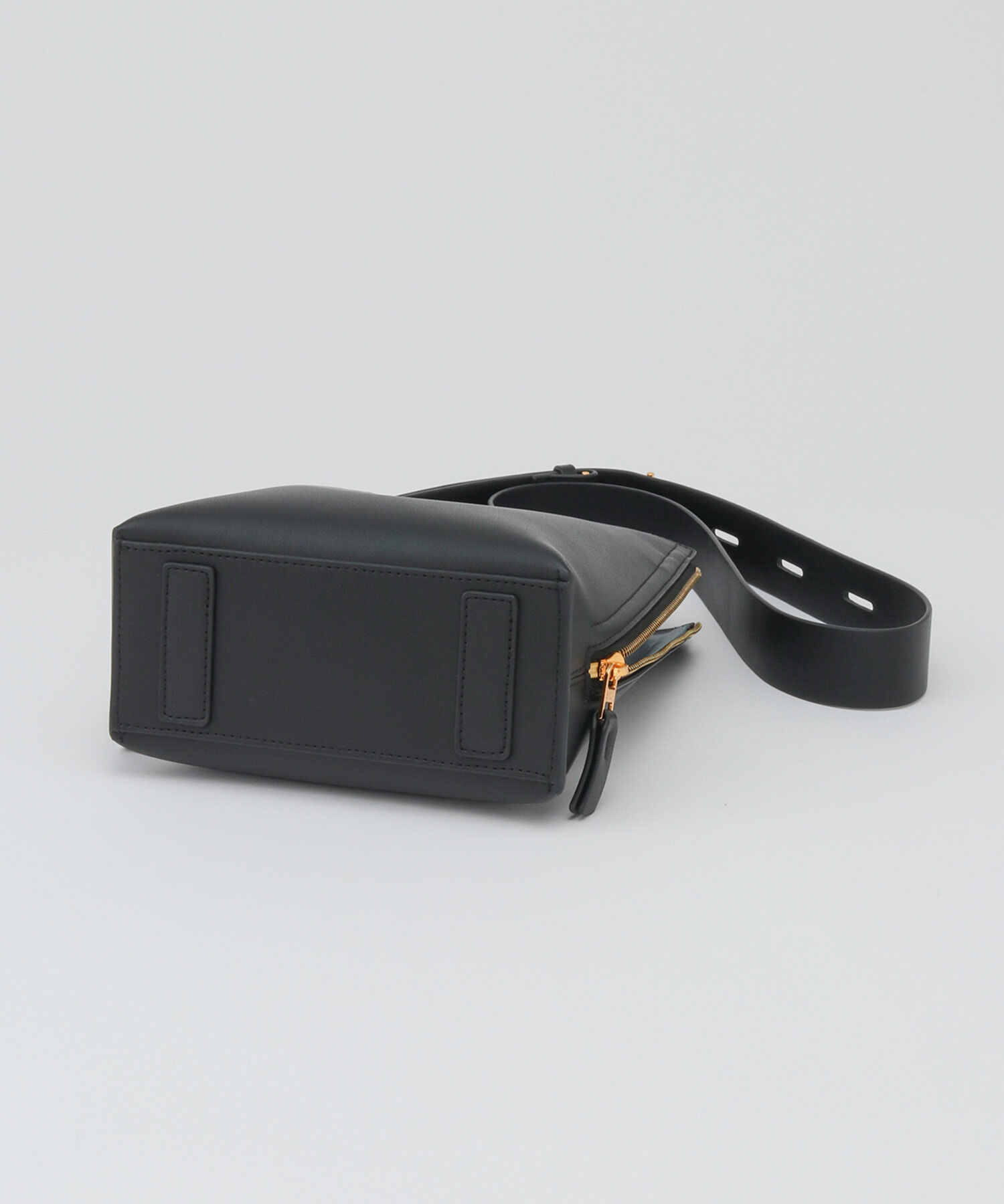 E'POR「【24AW】【E'POR】Y BAG Shoulder Mini」|ショルダー・メッセンジャー|