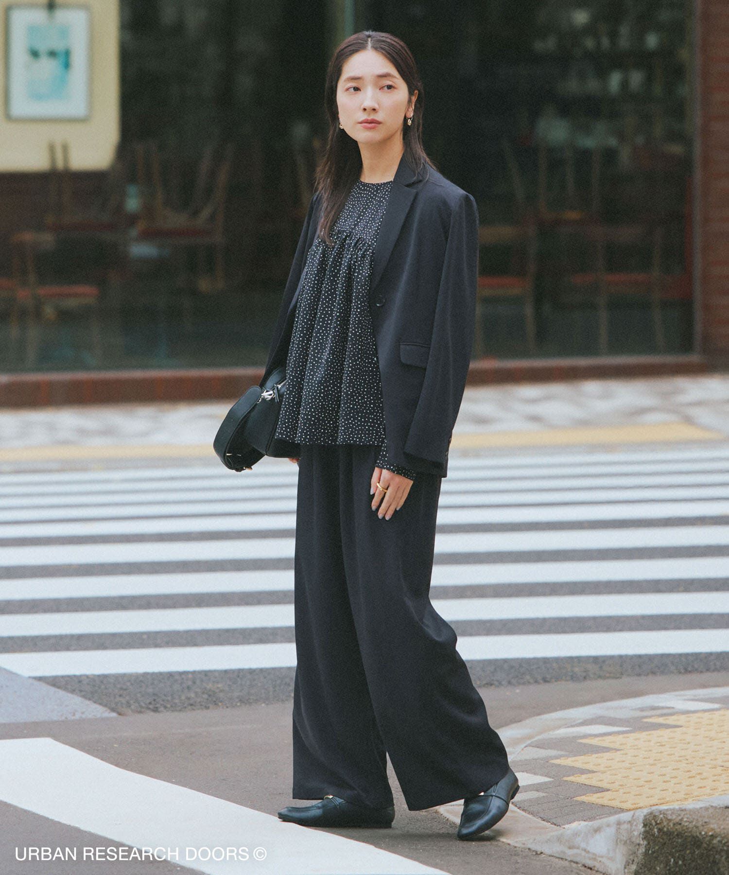 URBAN RESEARCH DOORS「『仁村紗和さん着用』『UR TECH』完声タックギャザーワイドパンツ」|その他|ブラック