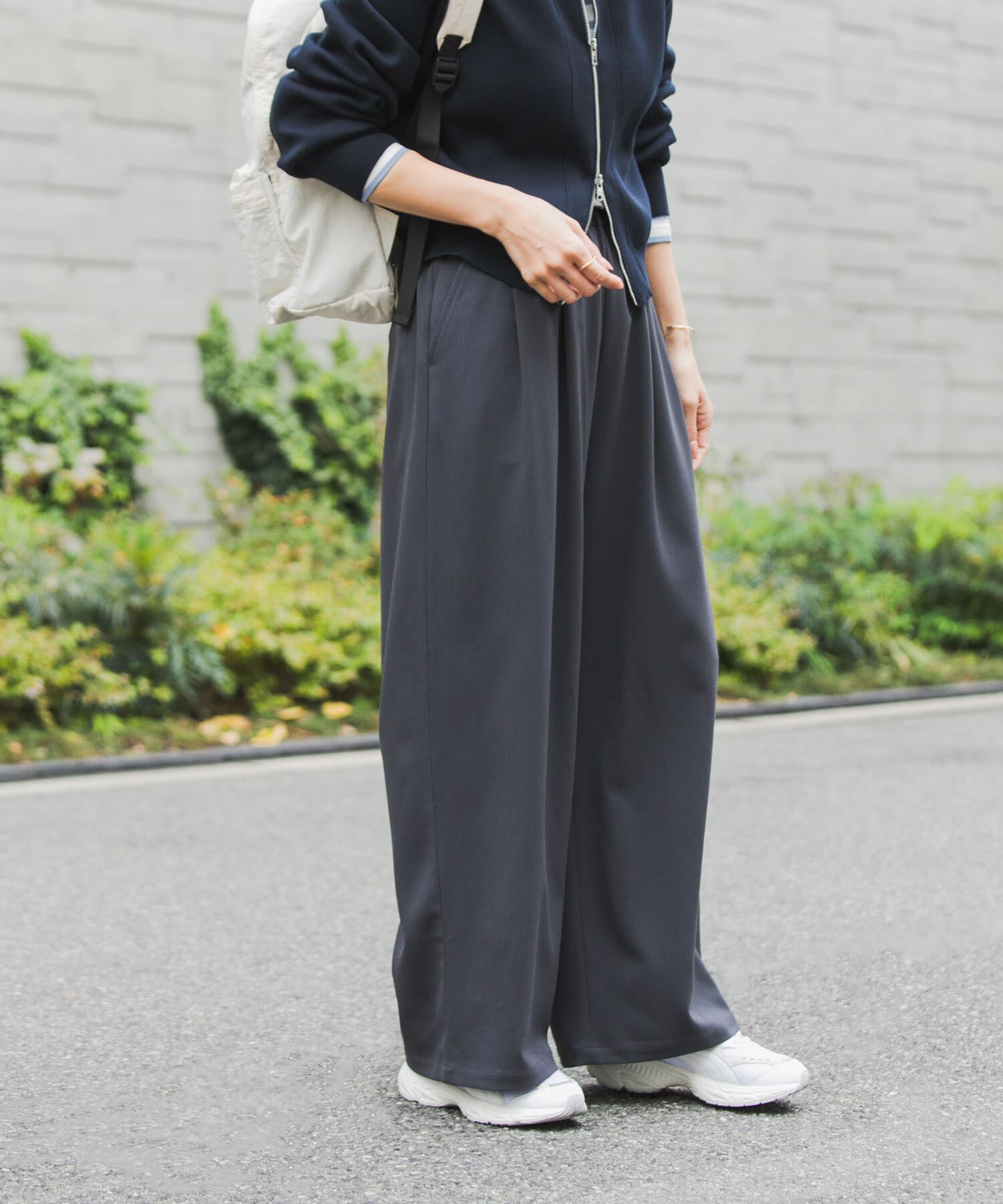 URBAN RESEARCH DOORS「『仁村紗和さん着用』『UR TECH』完声タックギャザーワイドパンツ」|その他|