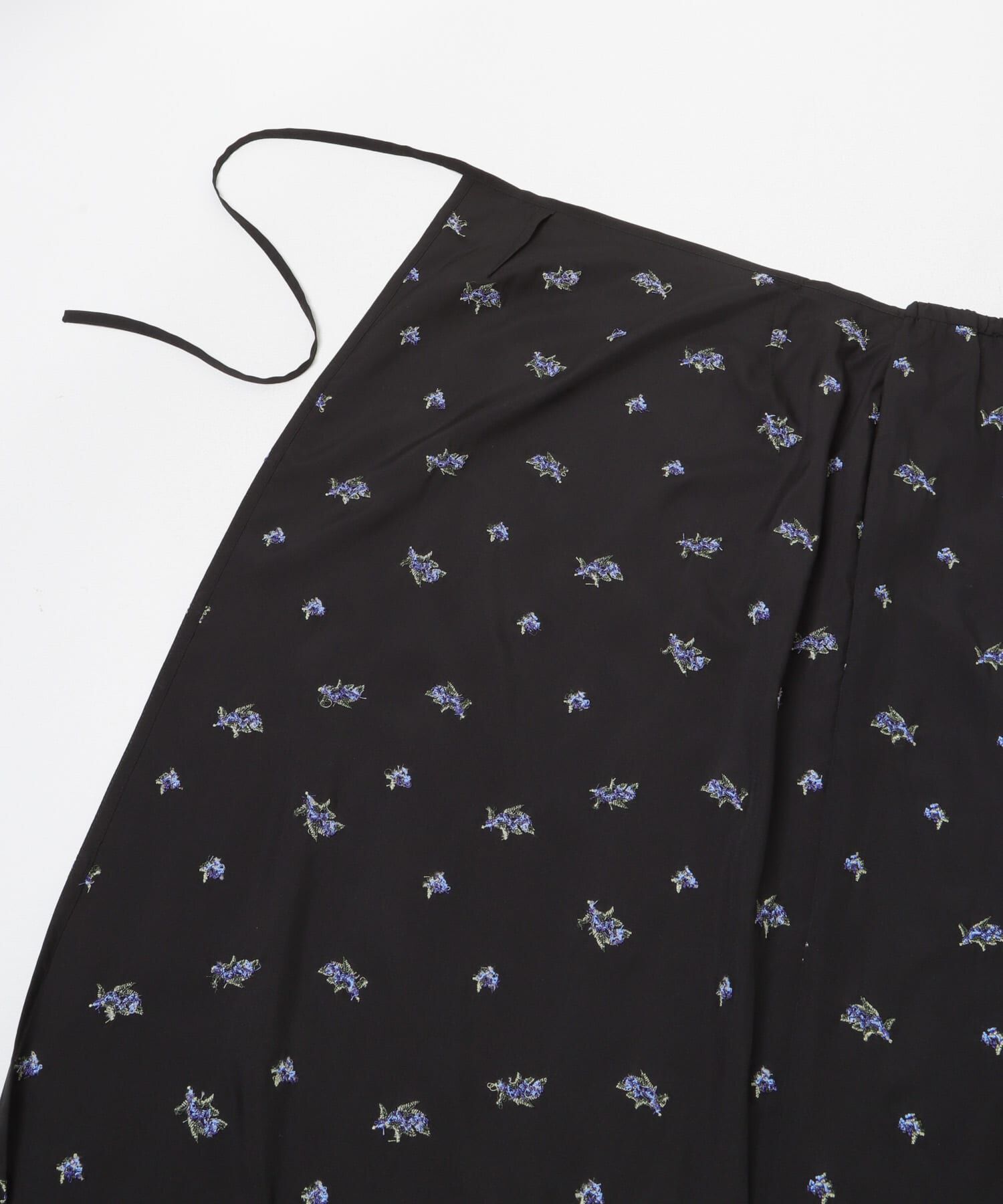 URBAN RESEARCH ROSSO「フラワー刺繍ラップストレートスカート」|スカート|