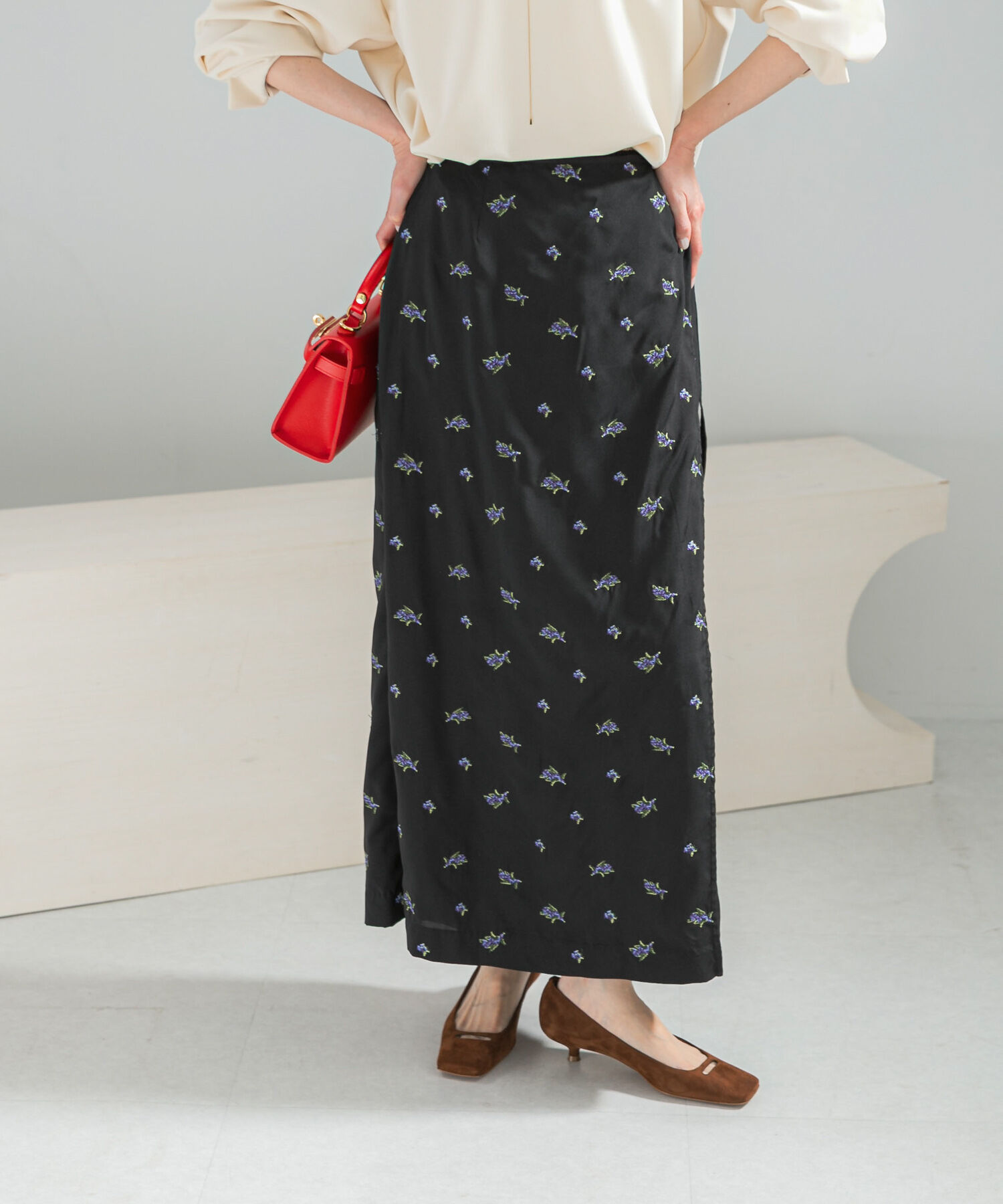 URBAN RESEARCH ROSSO「フラワー刺繍ラップストレートスカート」|スカート|