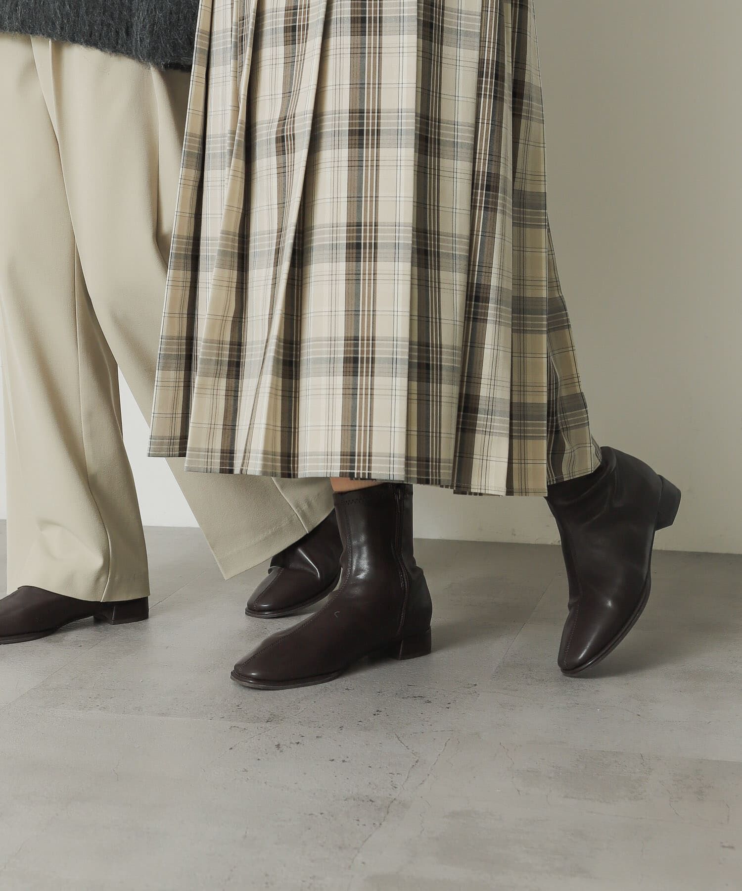 SENSE OF PLACE by URBAN RESEARCH「『4ｻｲｽﾞ展開』『晴雨兼用』ｽｸｴｱﾄｳｾﾝﾀｰｼｰﾑｽﾄﾚｯﾁﾛ」|ショートブーツ|ブラウン