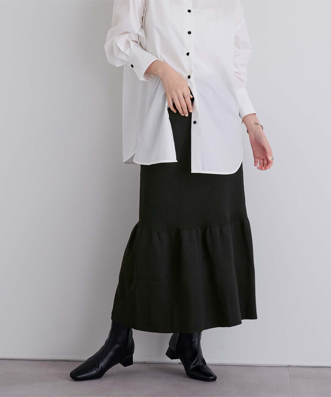 ur's「スポンディッシュティアードニットスカート」|スカート|ブラック