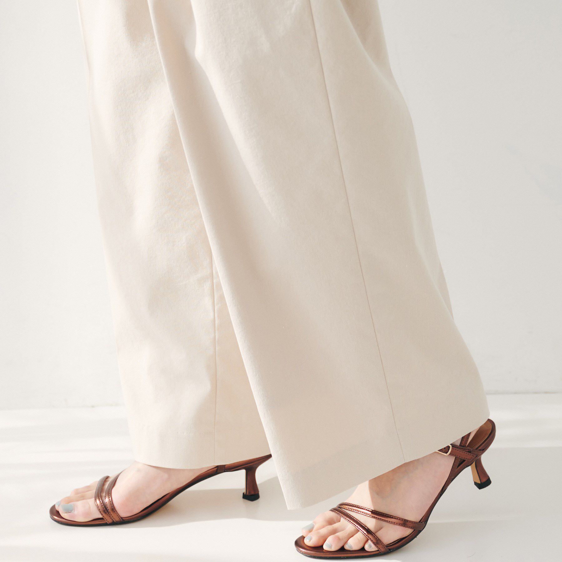 UNTITLED「【セットアップ可能／オンオフ】ラミー混 タックワイドパンツ」|その他|