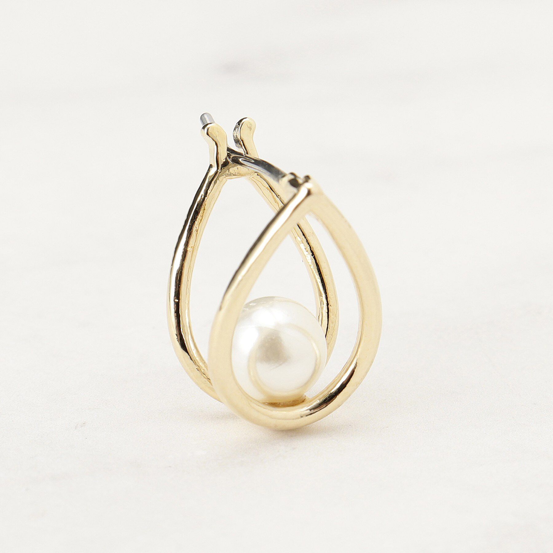 grove「メタルドロップフェイクパールピアス」|ピアス|