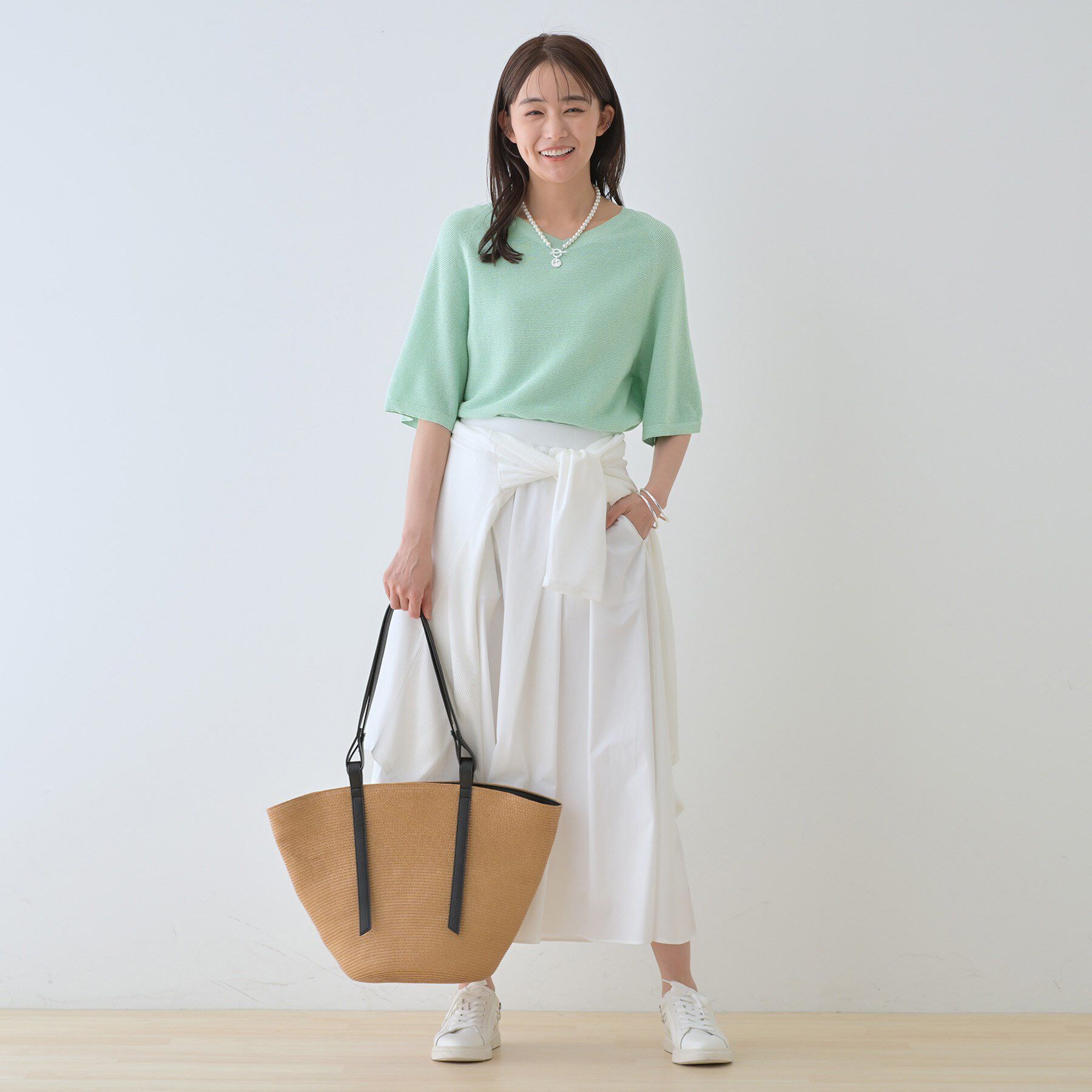 INDIVI「新色登場！【上品ラメ素材】フレアスリーブニット」|ニット・セーター|