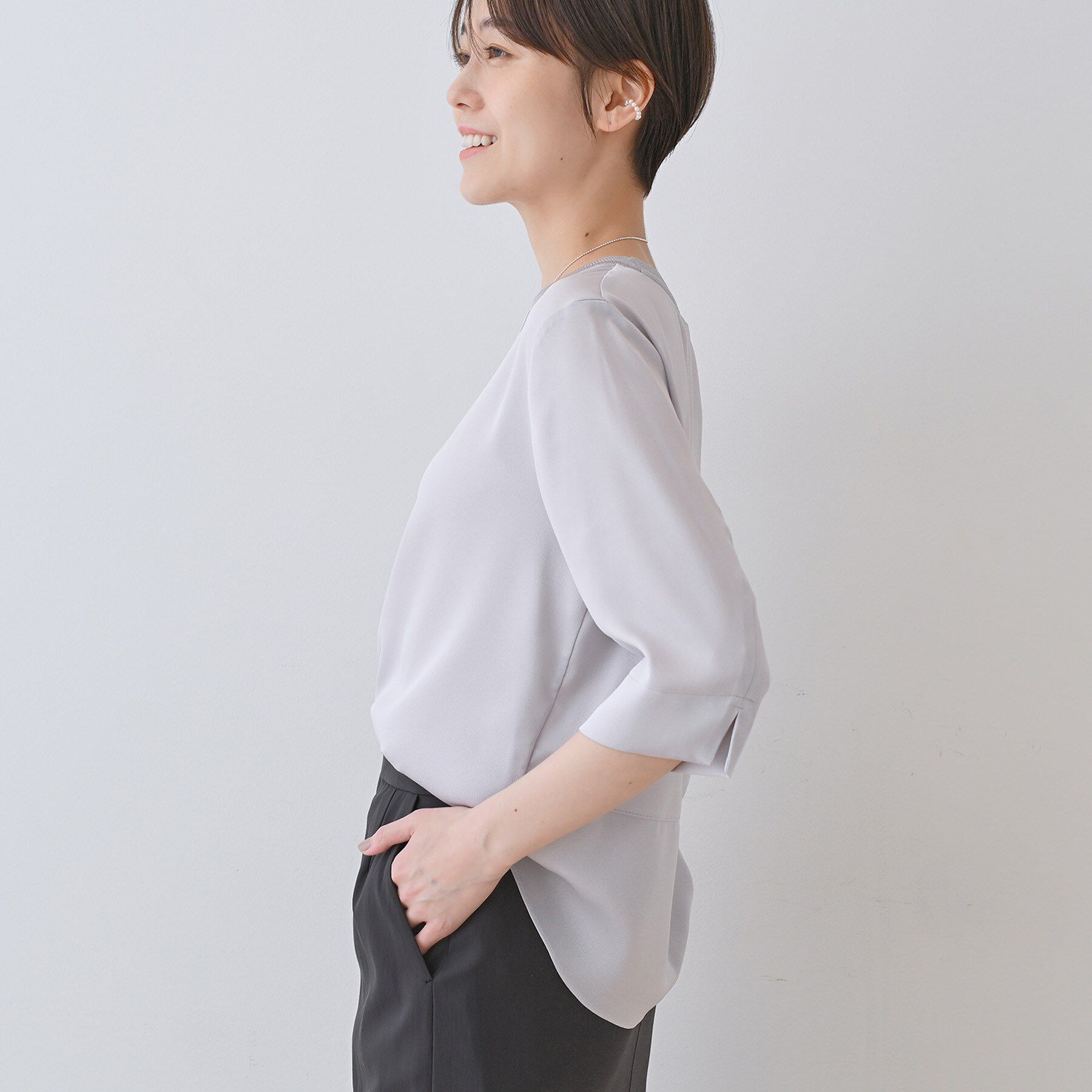 INDIVI「【洗える／5分袖】シルク風素材オフィスブラウス」|シャツ・ブラウス|
