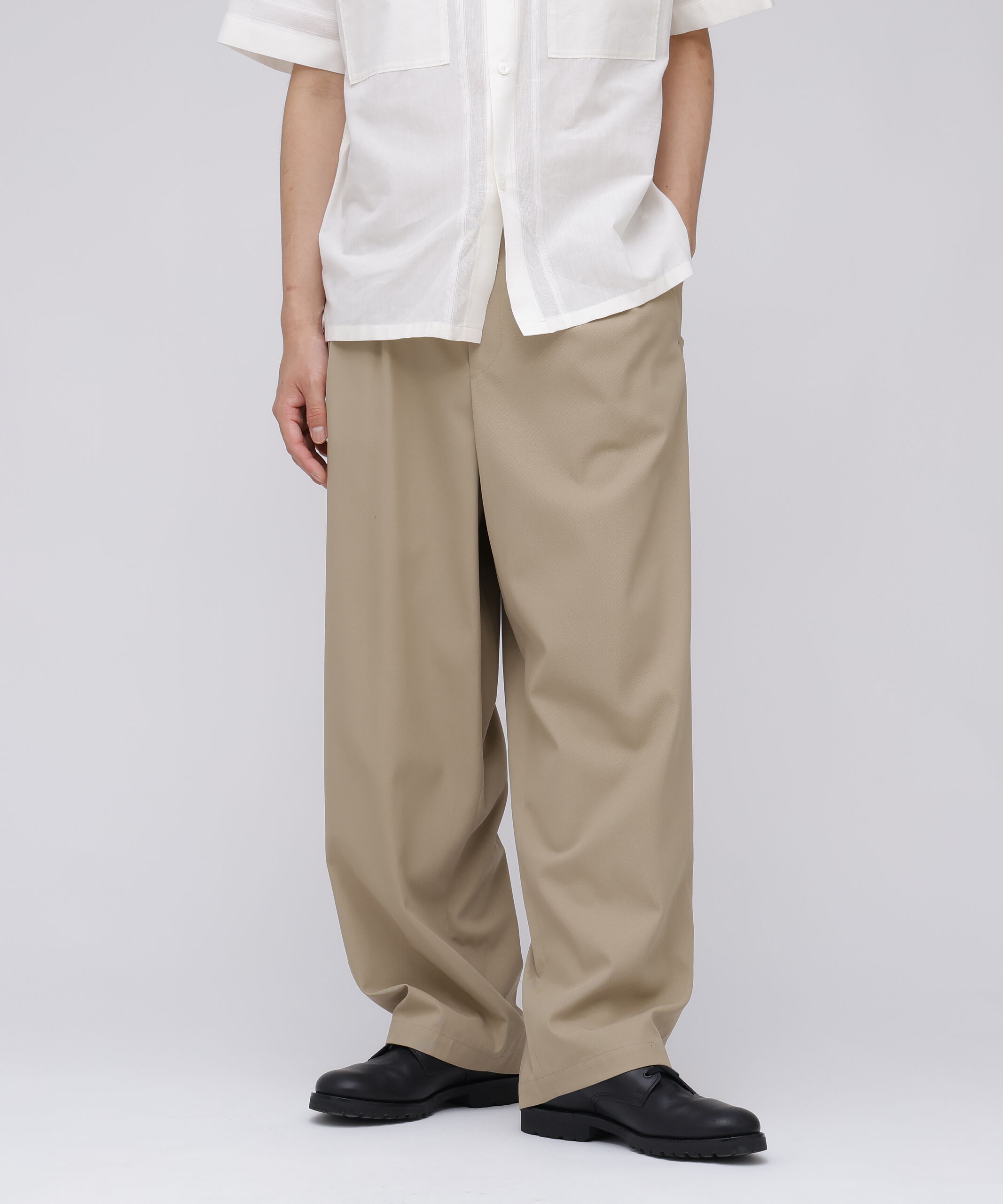 YLEVE 「YLEVE / HIGHTWISTED COTTON GABA EASY TROUSERS」|その他|