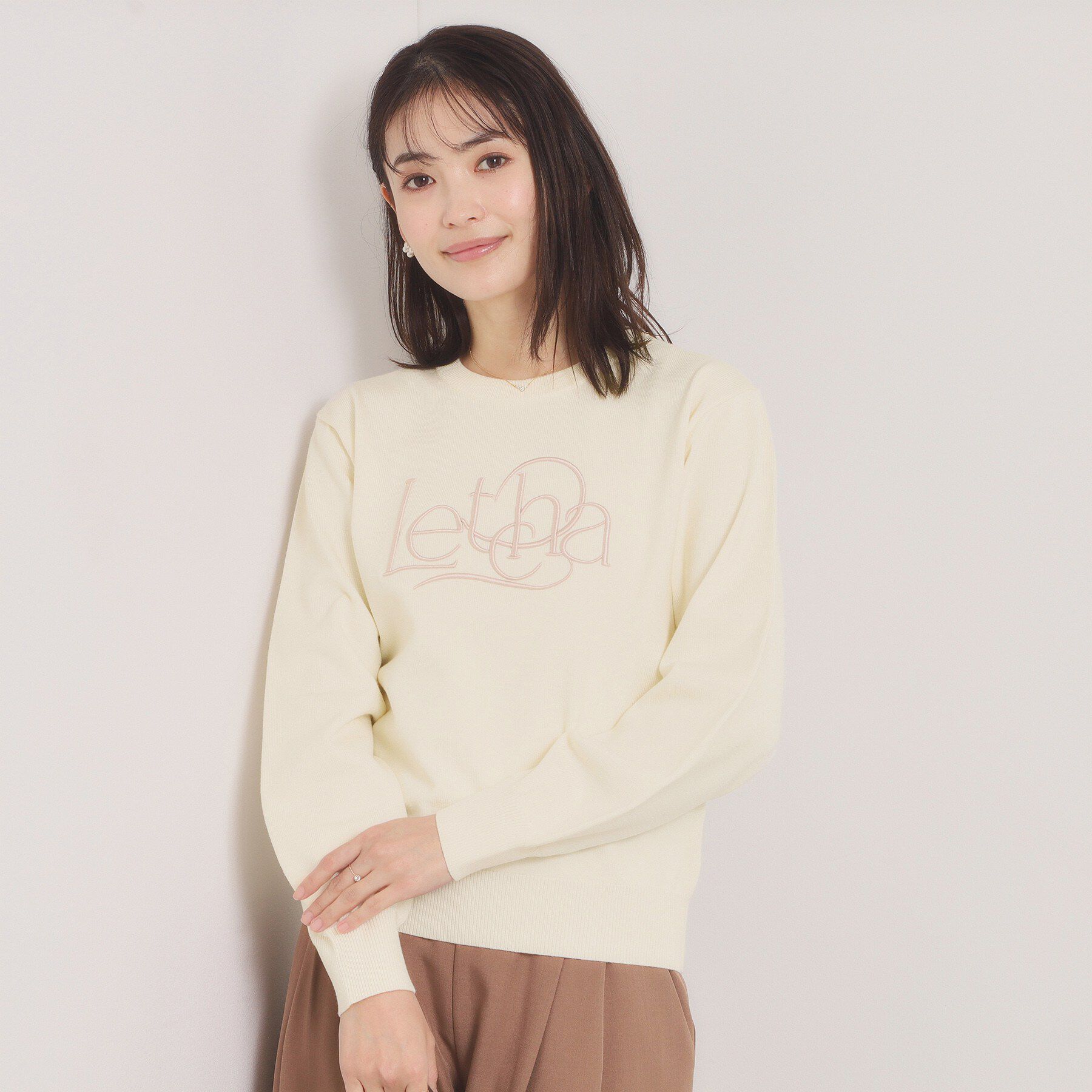 ITS&rsquo;DEMO「【手洗い可】ロゴ刺繍ニット」|ニット・セーター|オフホワイト(003